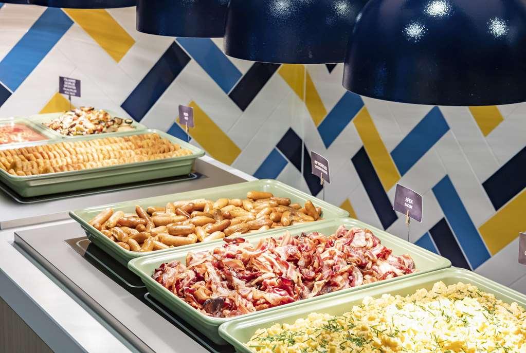 Hampton By Hilton Arena Boulevard Khách sạn 3*