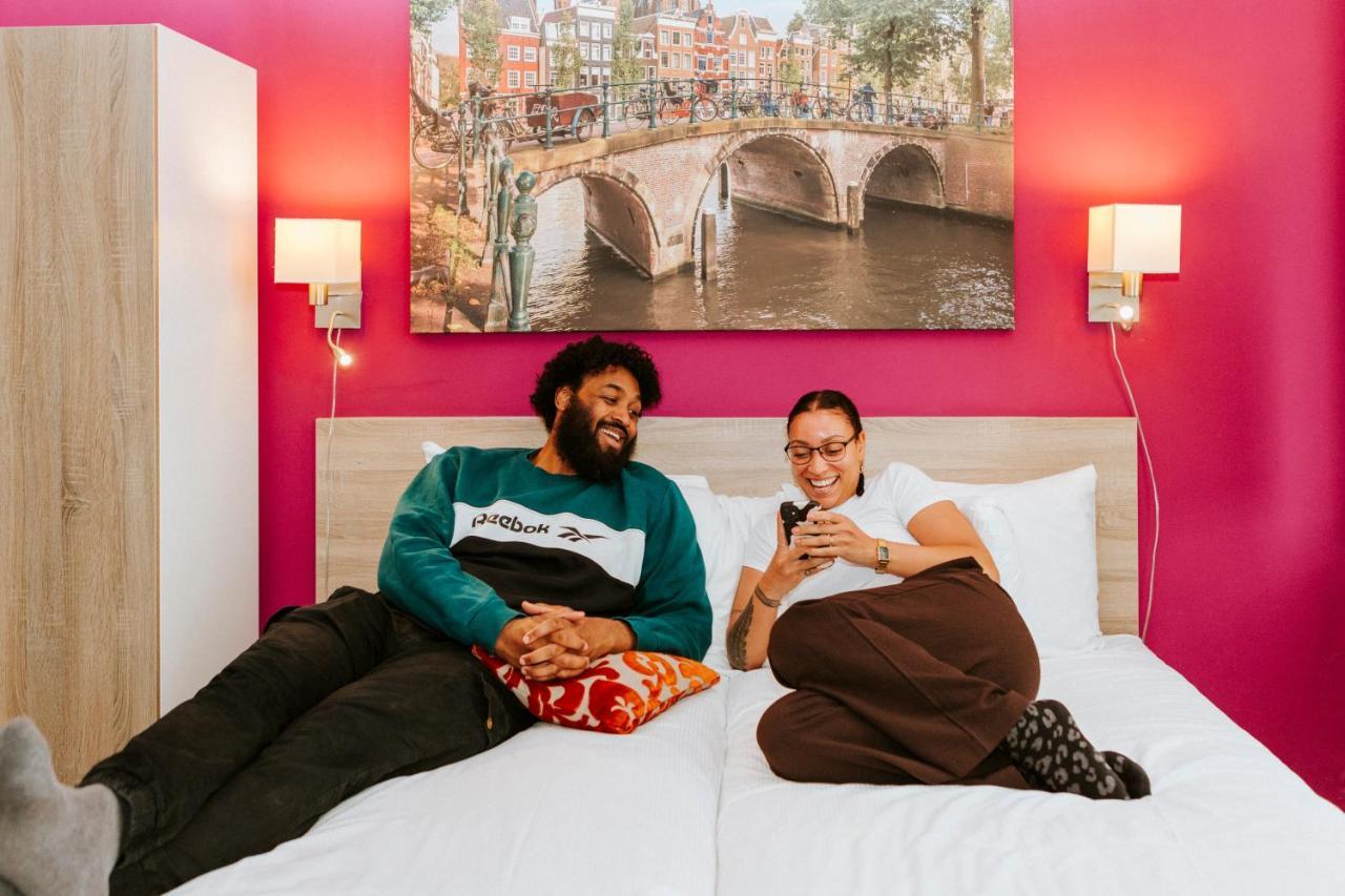 Teleport Hotel