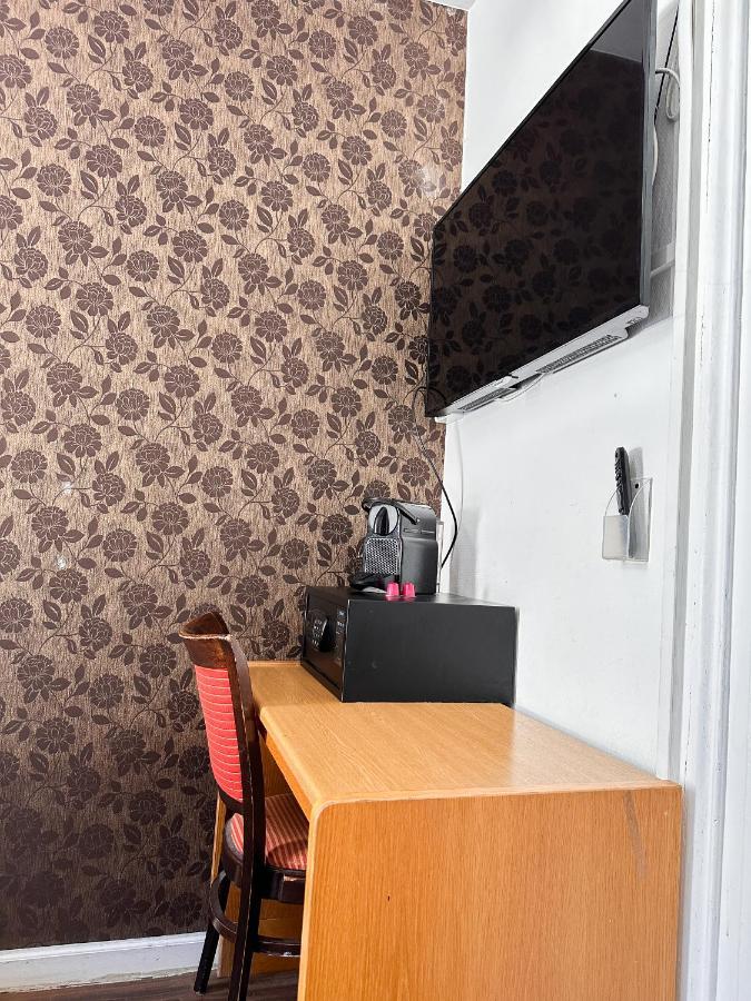 Khách sạn Hotel Amsterdam Inn 2*