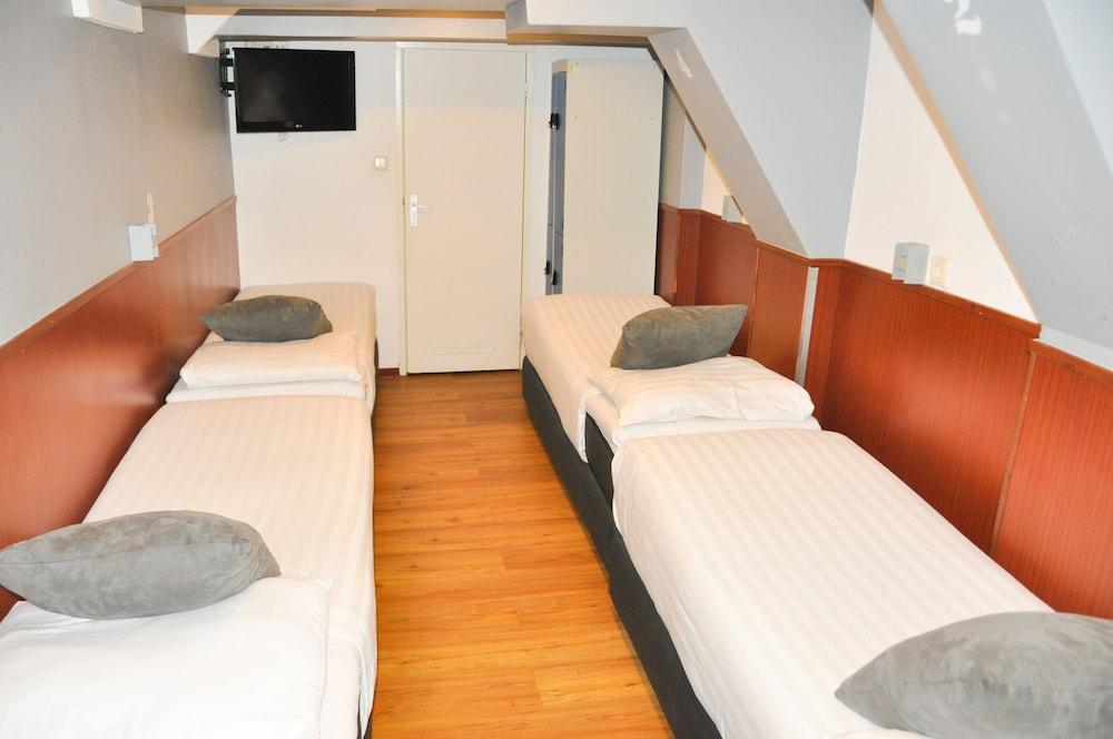 Travel Hotel