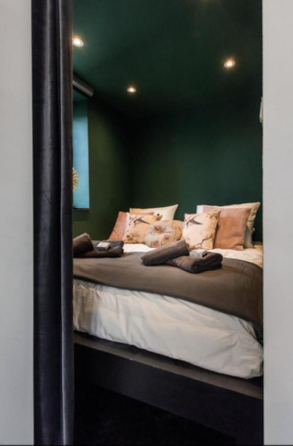 Cozy 2-bedroom Căn hộ