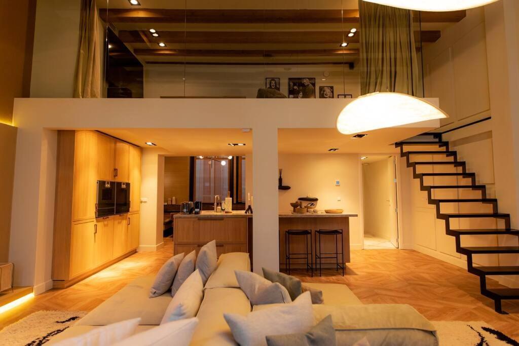 Newly Renovated Luxurious 200 Sqm Loft In Centre Apartamento *