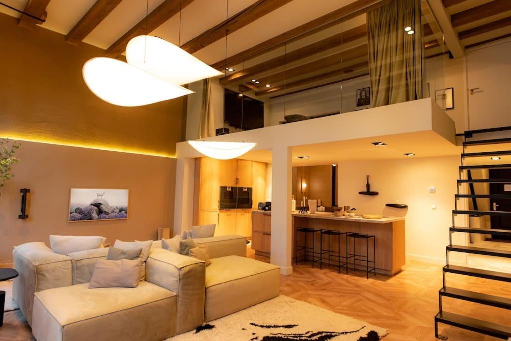 Newly Renovated Luxurious 200 Sqm Loft In Centre Amesterdão