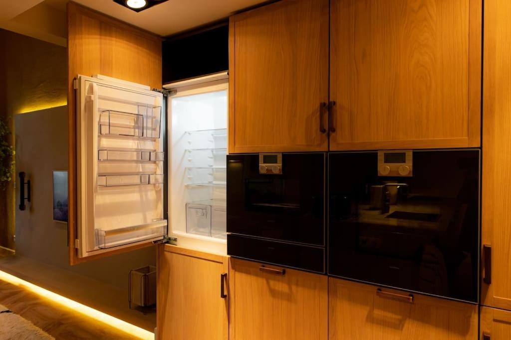 Newly Renovated Luxurious 200 Sqm Loft In Centre * Amesterdão
