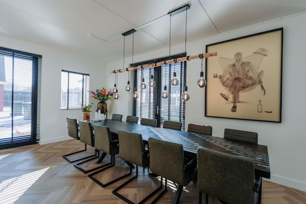 Biệt thự Bright & Luxurious Brand New In Amsterdam! Amsterdam