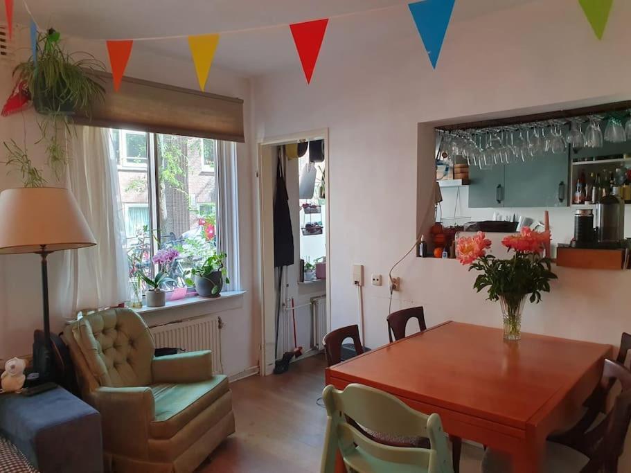 Met 2 Slaapkamers En Tuin In * Amsterdam