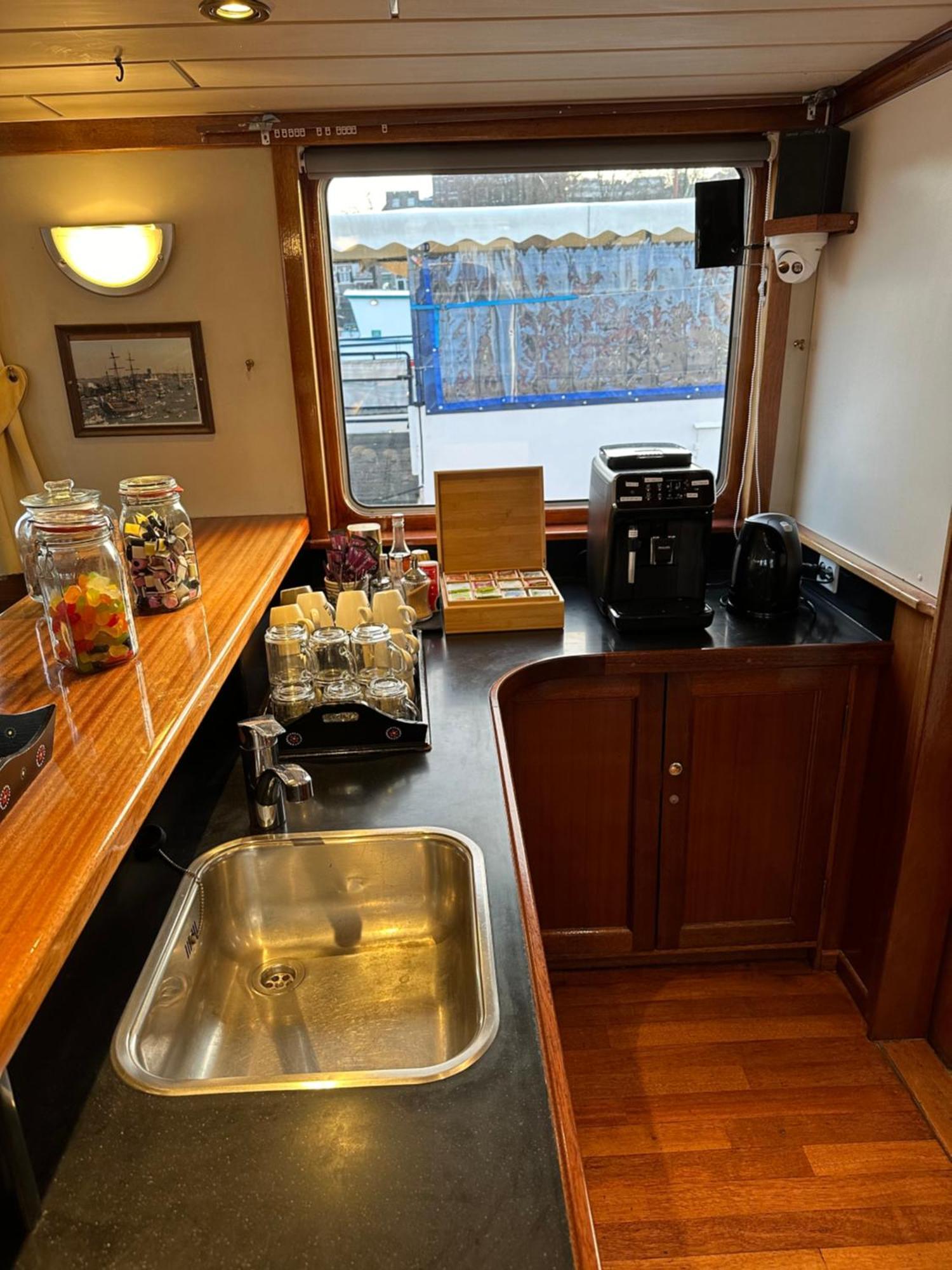 Hotelboat Angeline Amsterdam