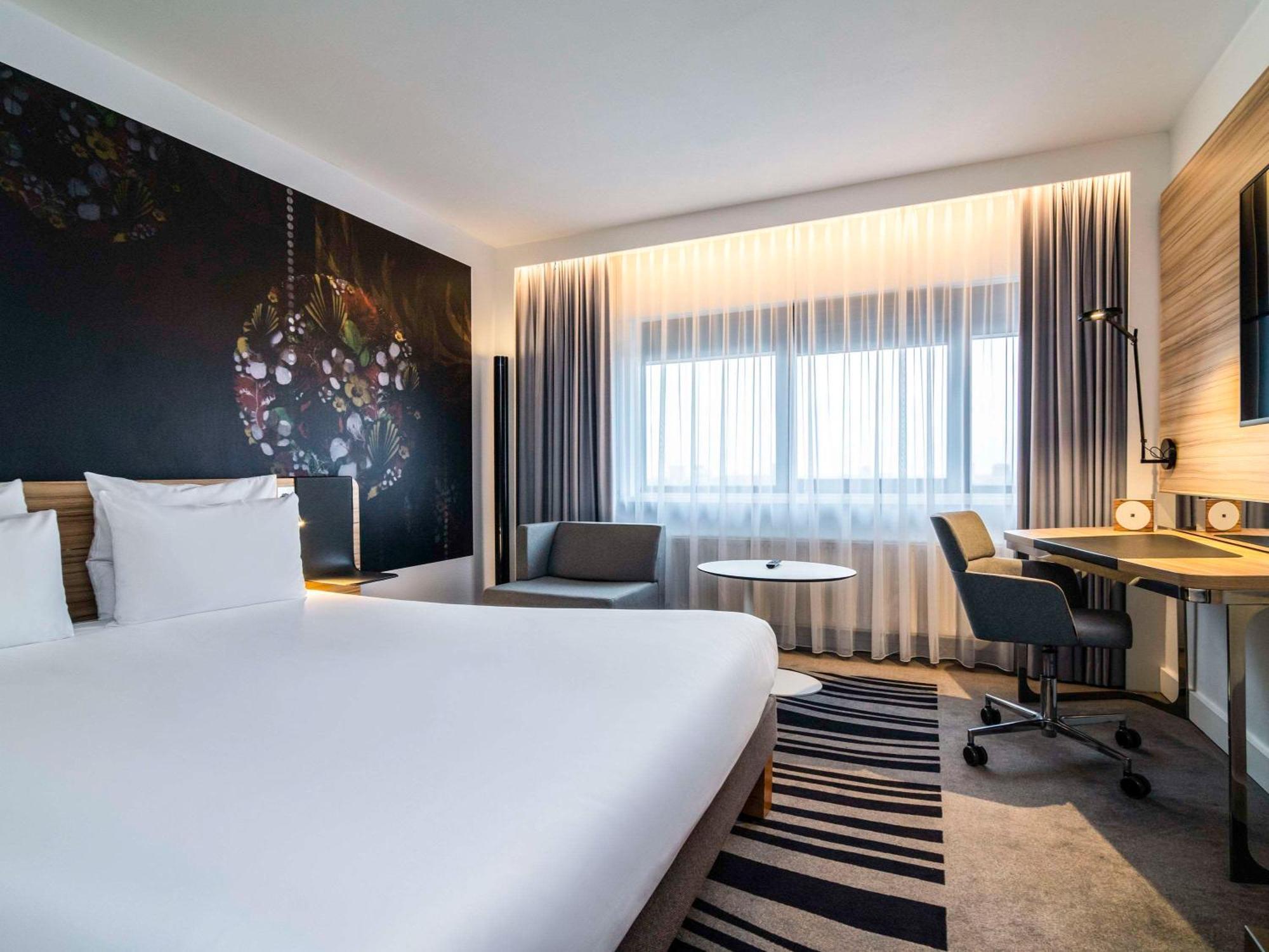 Novotel City Hotel 4*