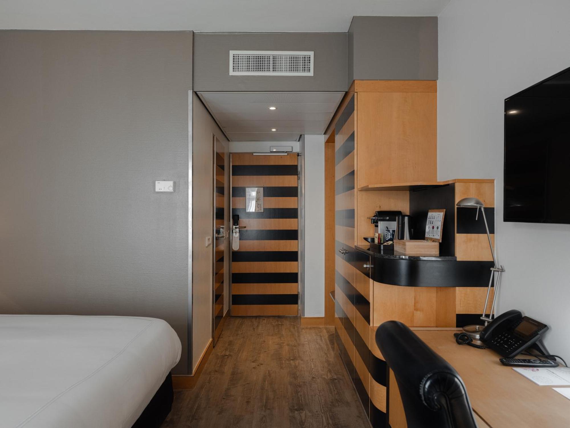 Khách sạn Swissotel