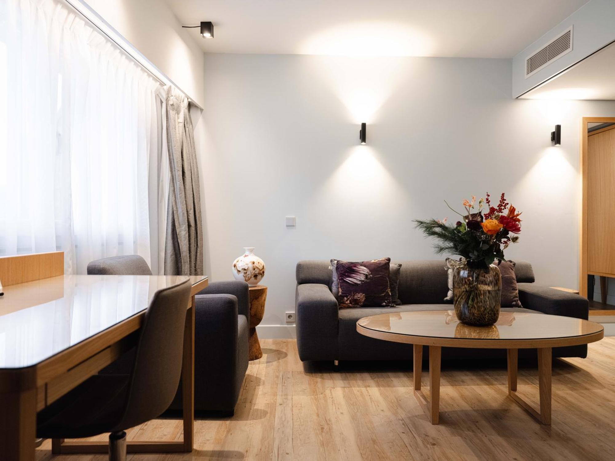 Khách sạn Swissotel