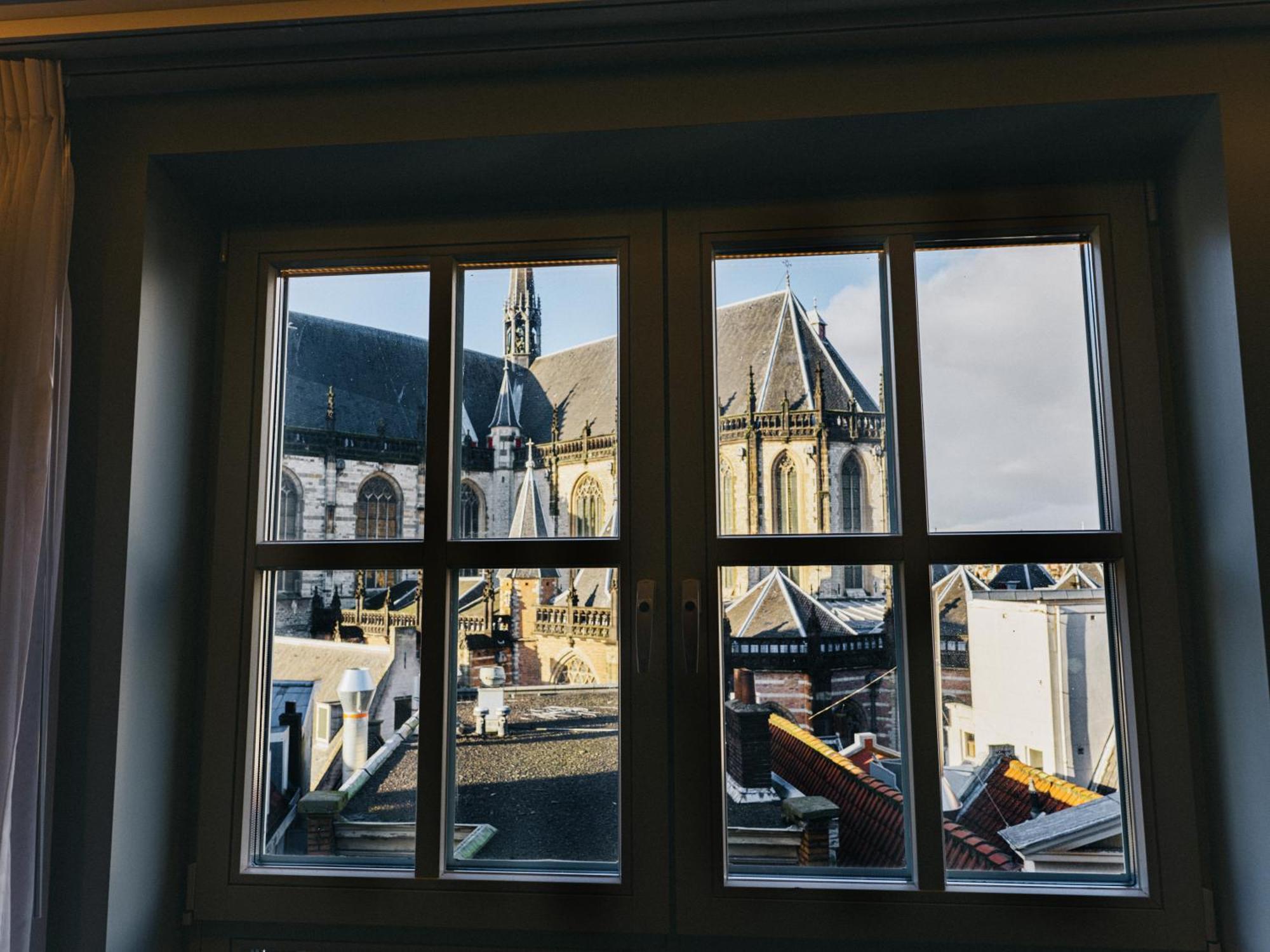 Swissotel Khách sạn