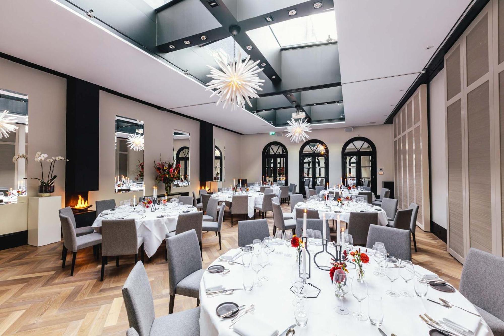 The Dylan - The Leading Of The World 5*