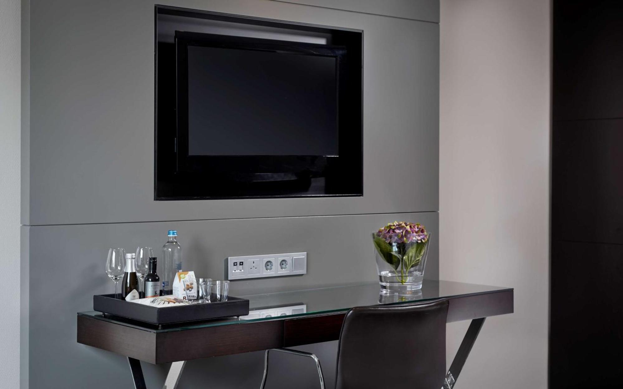 Park Plaza Victoria 4* Amsterdam