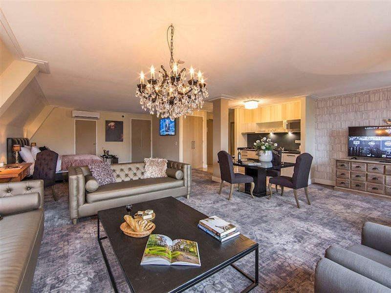 Luxury Hotel