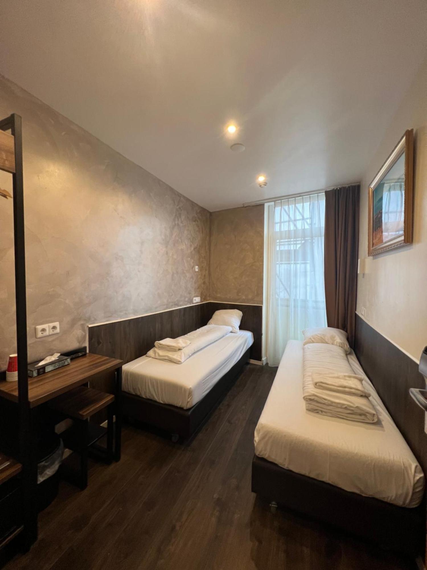 Hotel Dam 2*