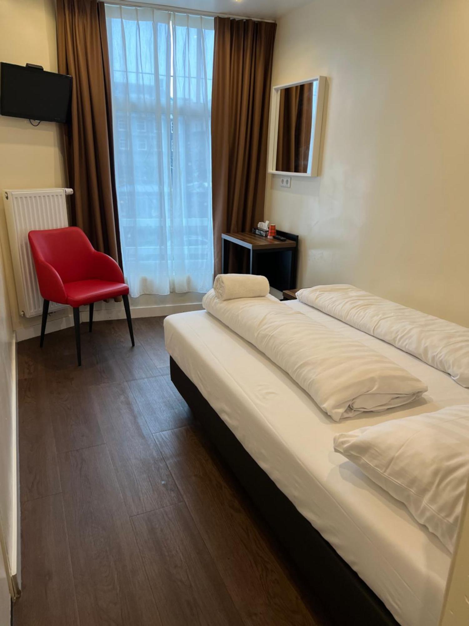 Dam Hotel