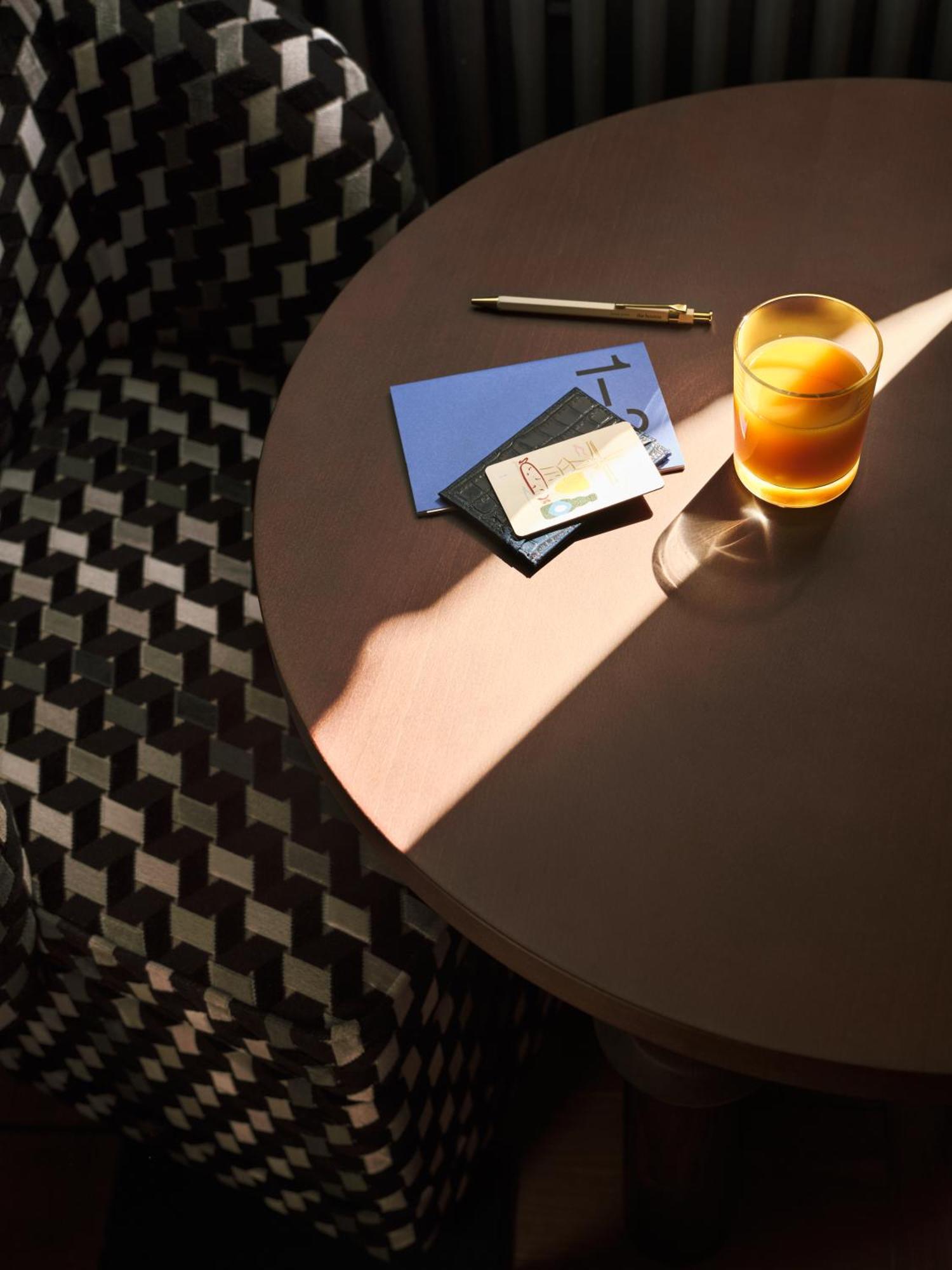 Khách sạn The Hoxton, Lloyd 4*