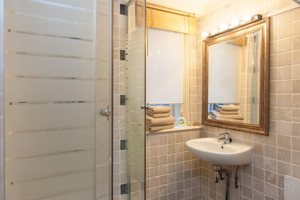 Bed & Breakfast City Studios