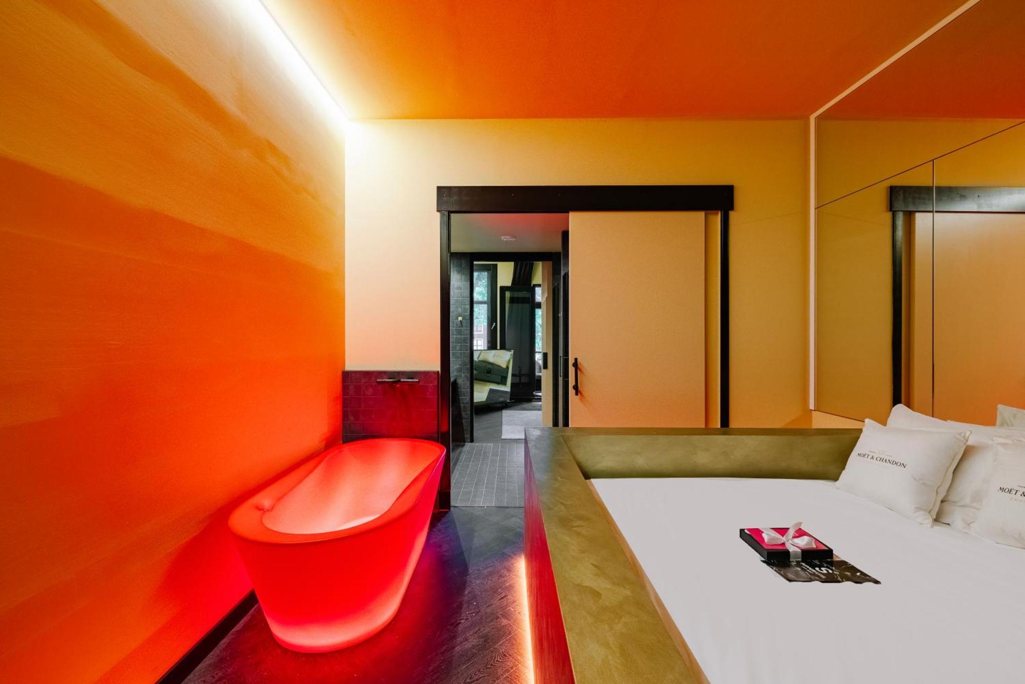 Mr. Monkey Hotel 4*