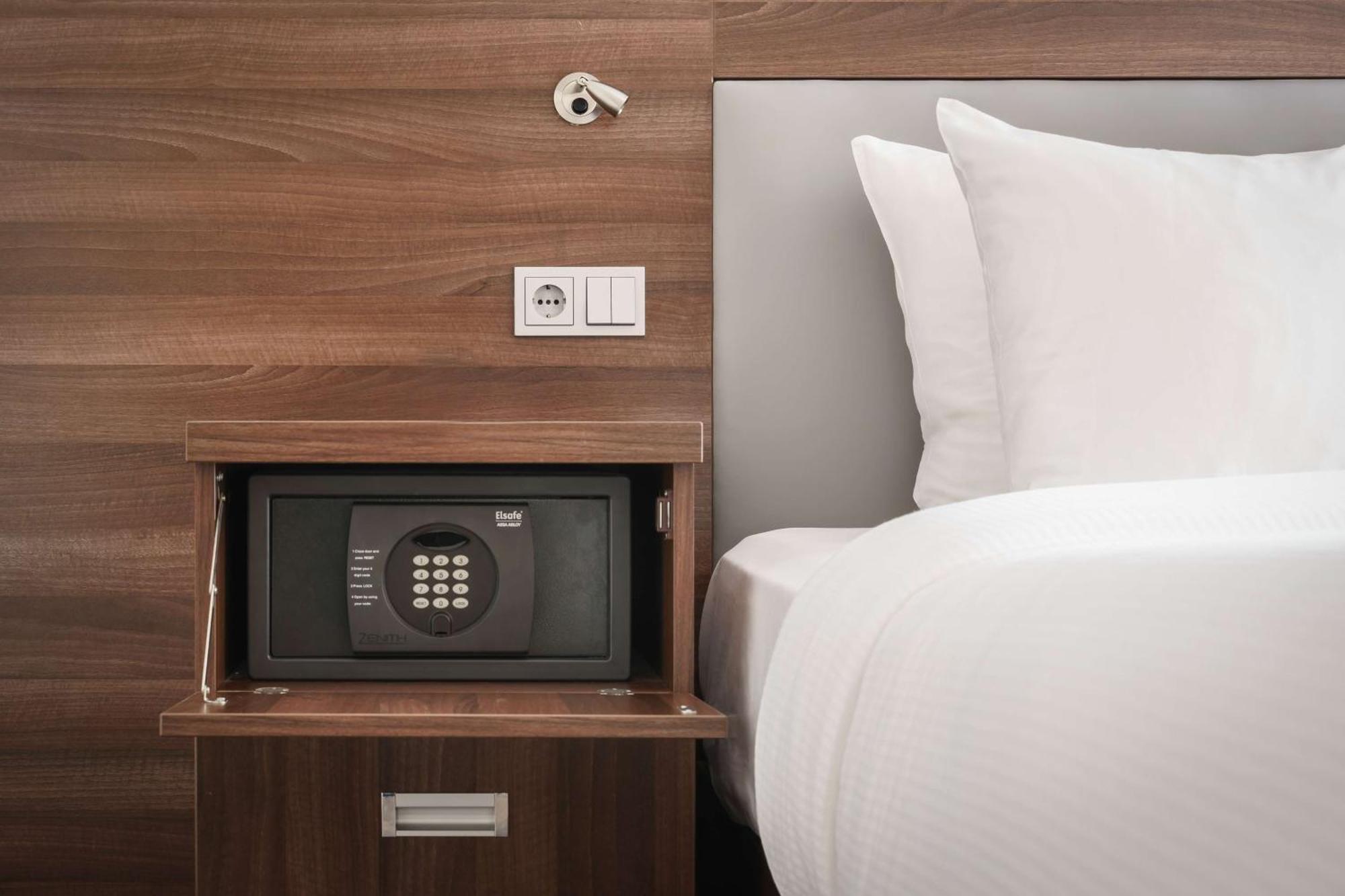 Hampton By Hilton Centre East Hotel