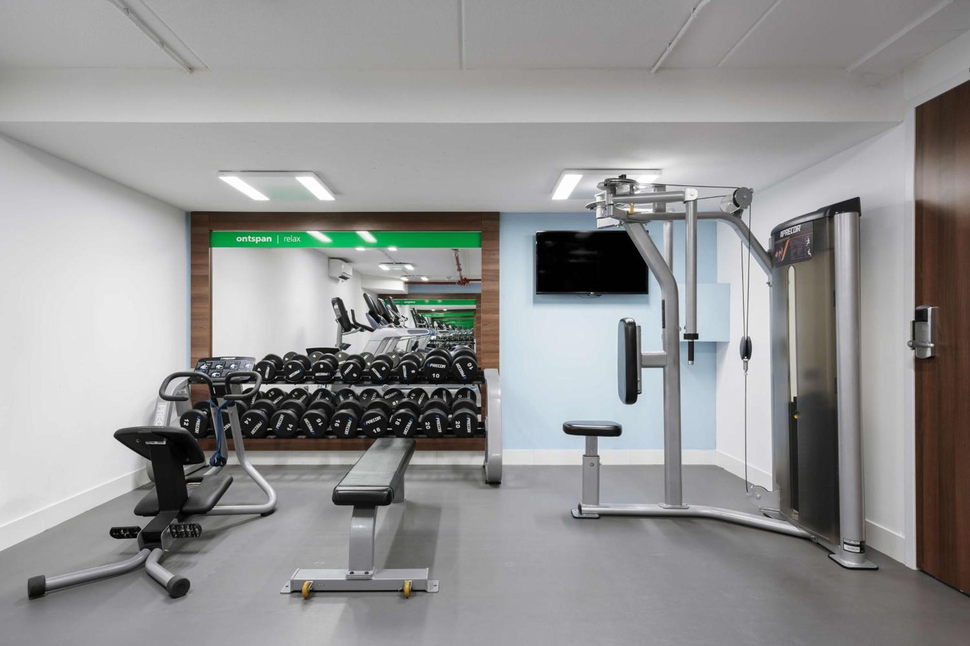 Hampton By Hilton Centre East Hotel 4*