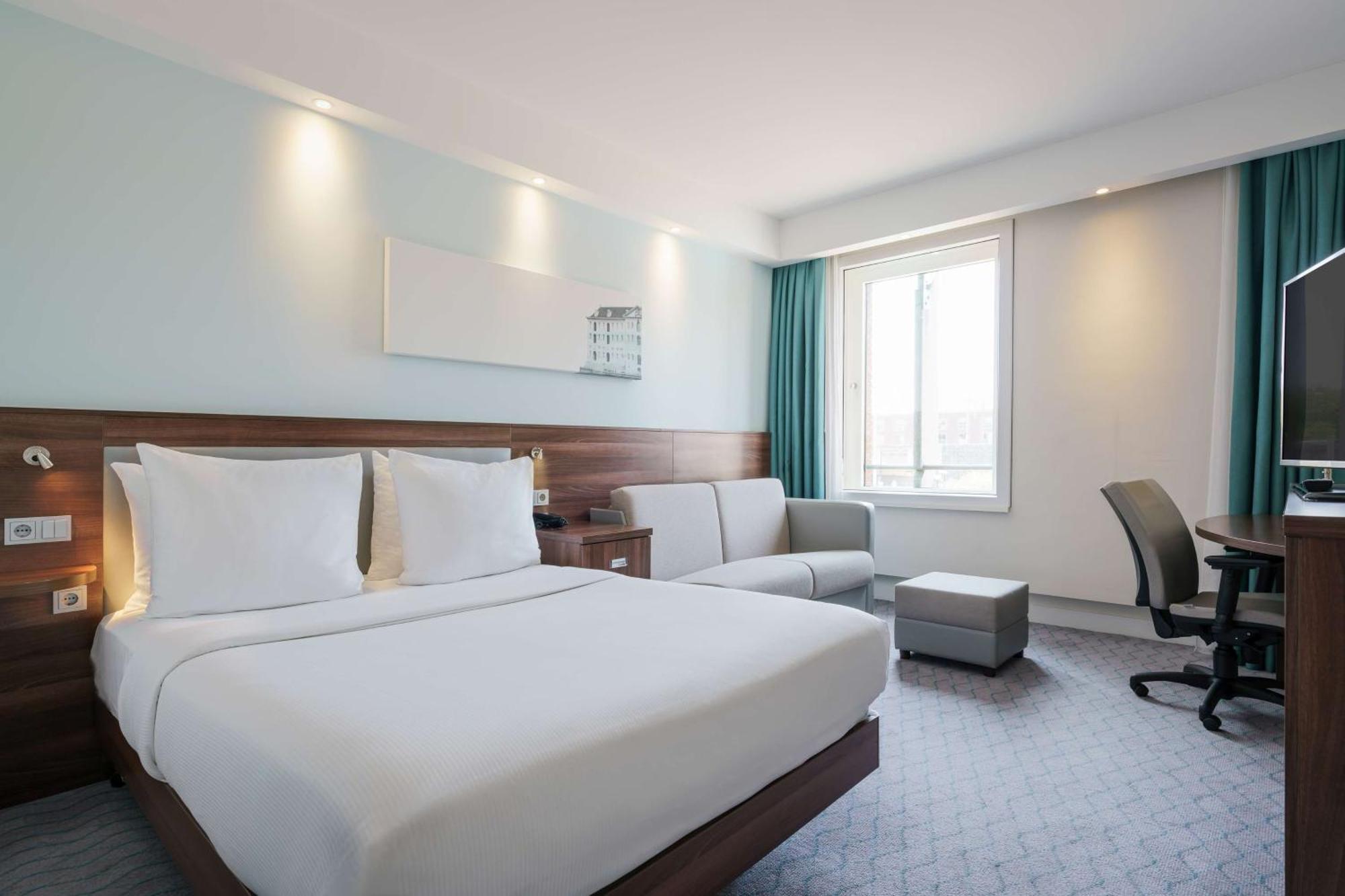 Hampton By Hilton Centre East Hotel