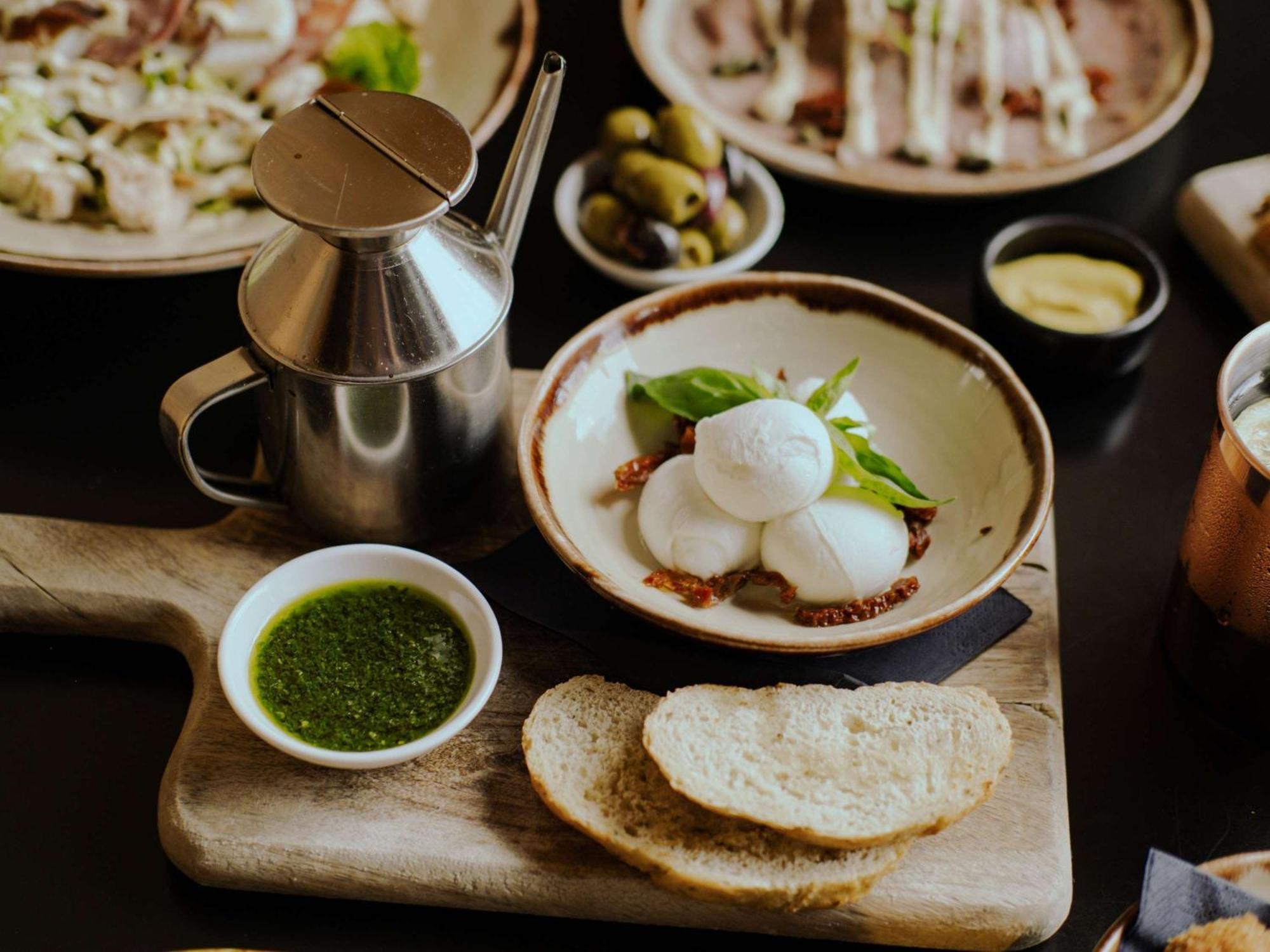 Swissotel Khách sạn 4*
