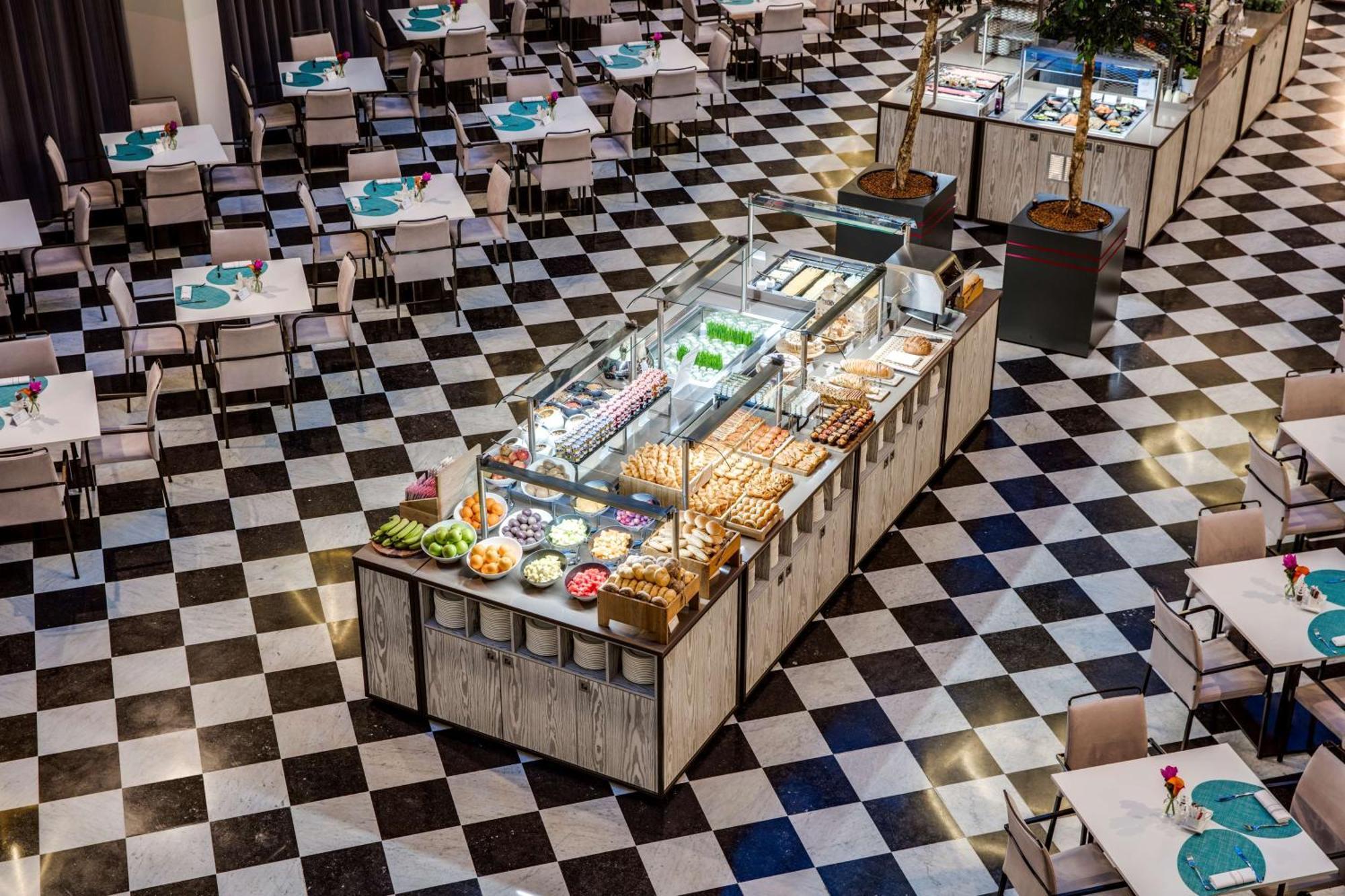 Hotel Anantara Grand Krasnapolsky 5*