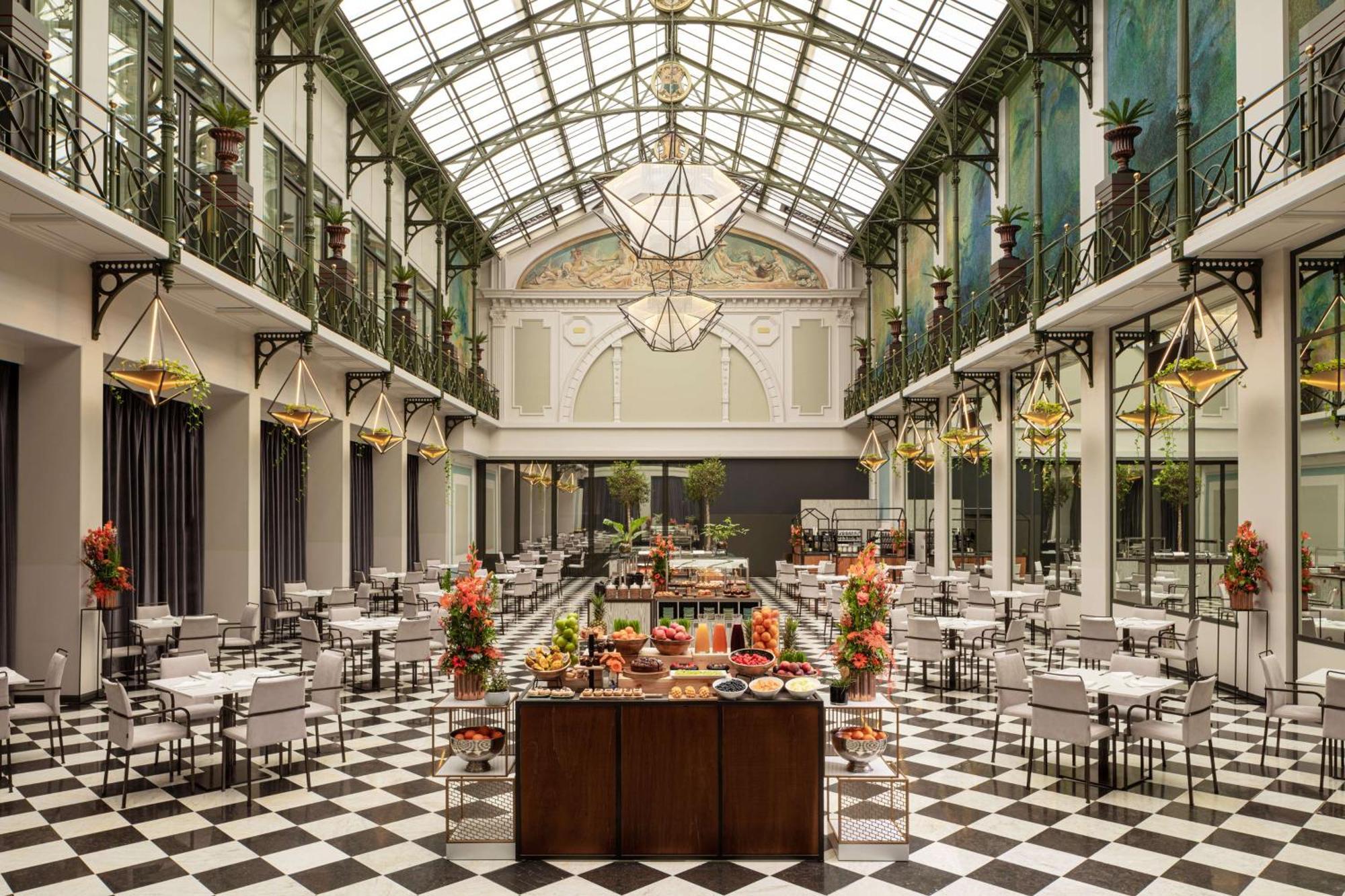 Hotel Anantara Grand Krasnapolsky
