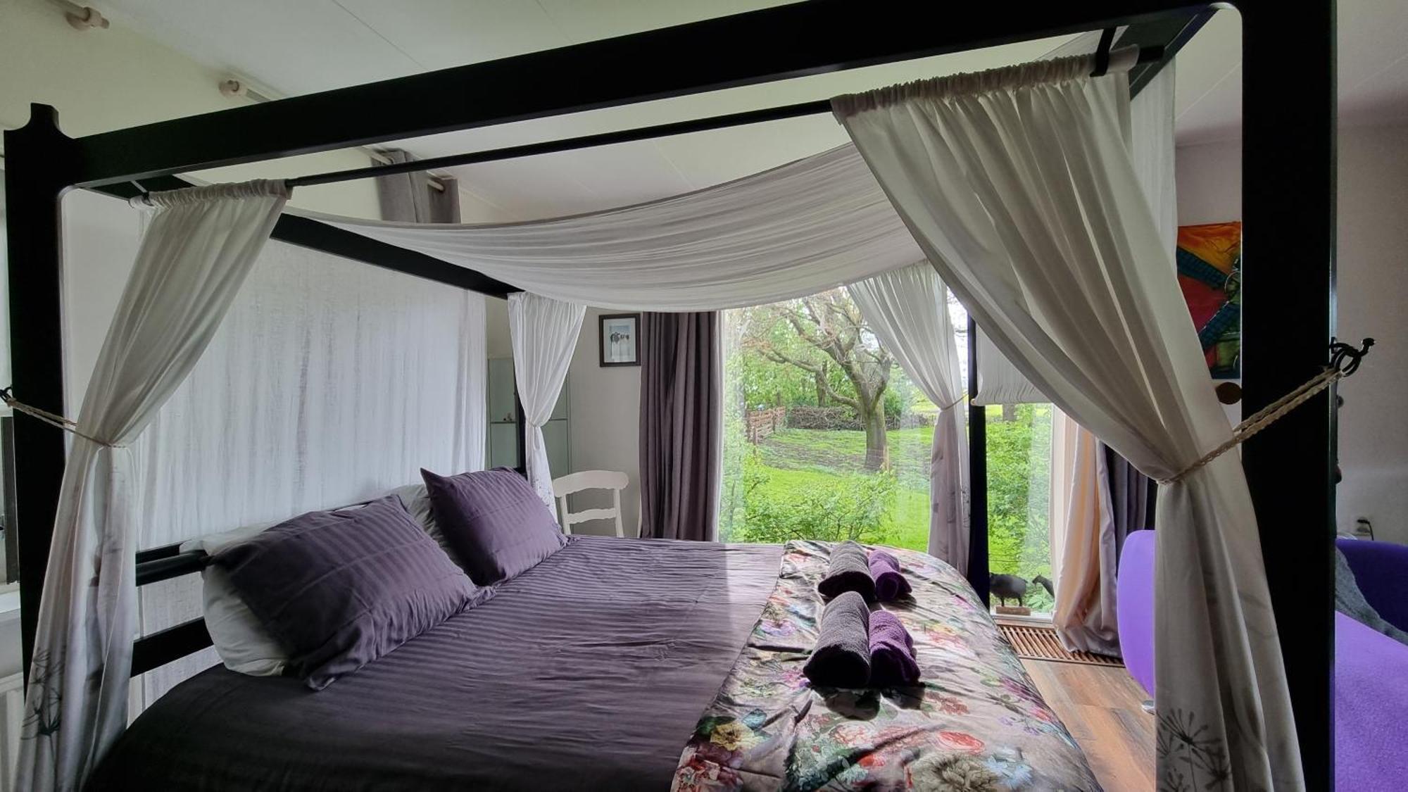 Bed & Breakfast Farmer , Bed, Bike And Breakfast In 2*