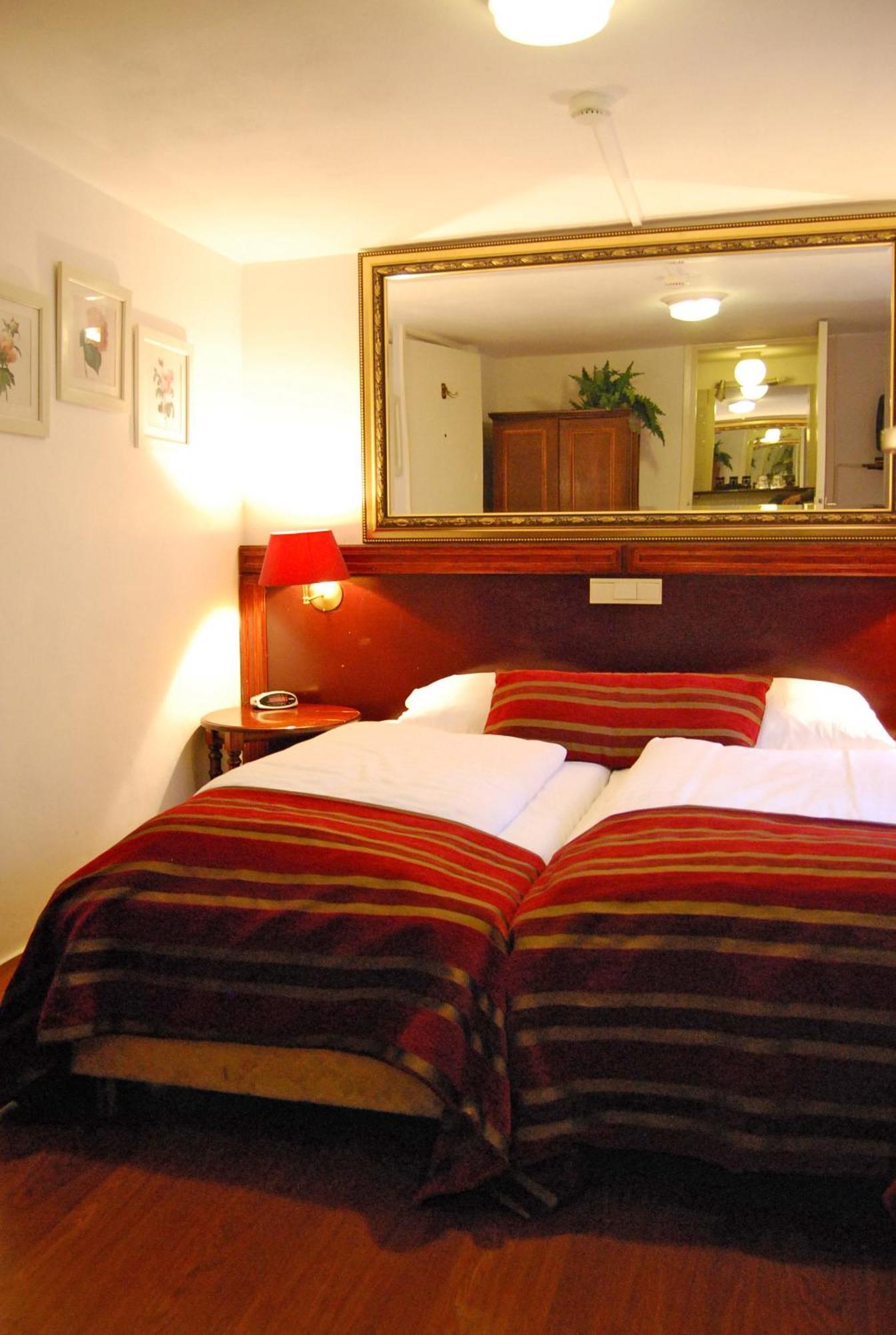 Khách sạn House 3*