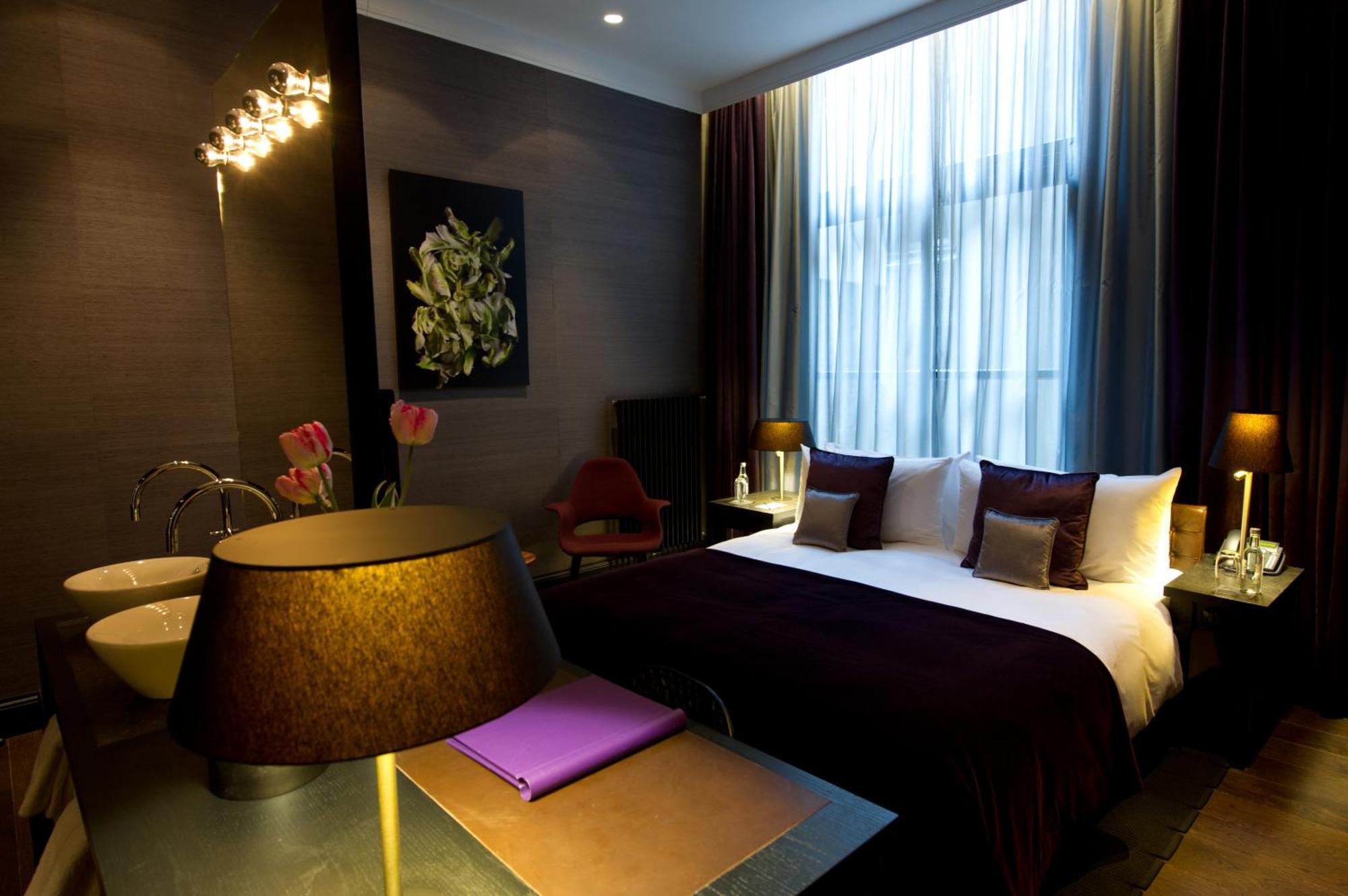 Khách sạn Canal House 4*