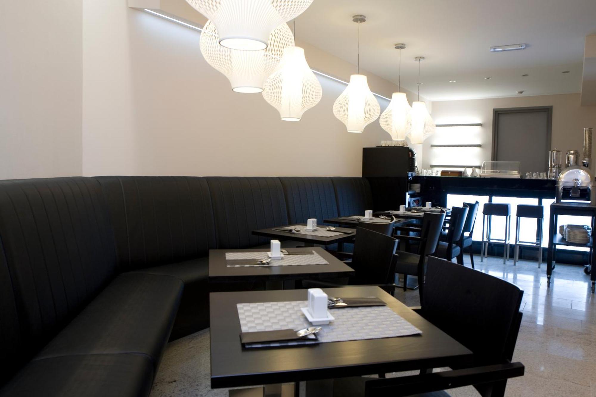 Khách sạn Parkview