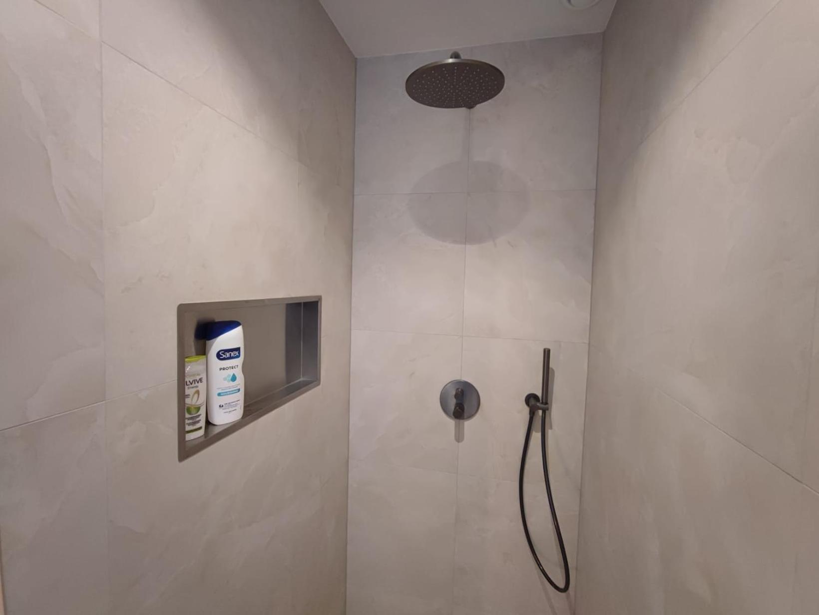 Luxury With Private Bathroom On Great Location. Ở trọ Amsterdam