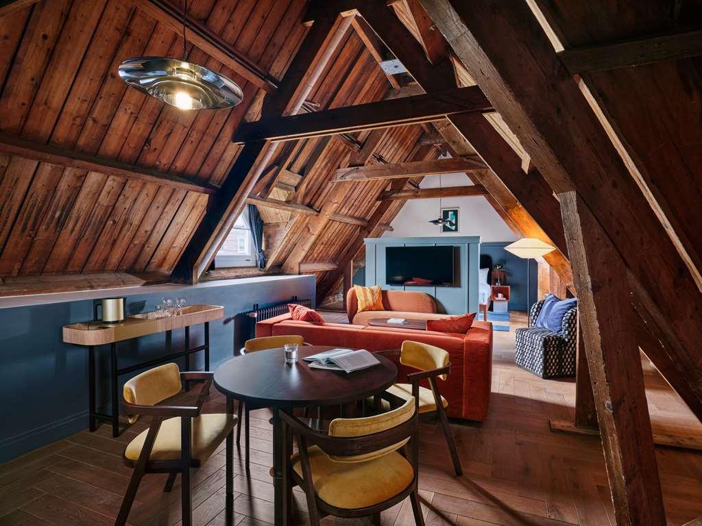 The Hoxton, Lloyd Khách sạn
