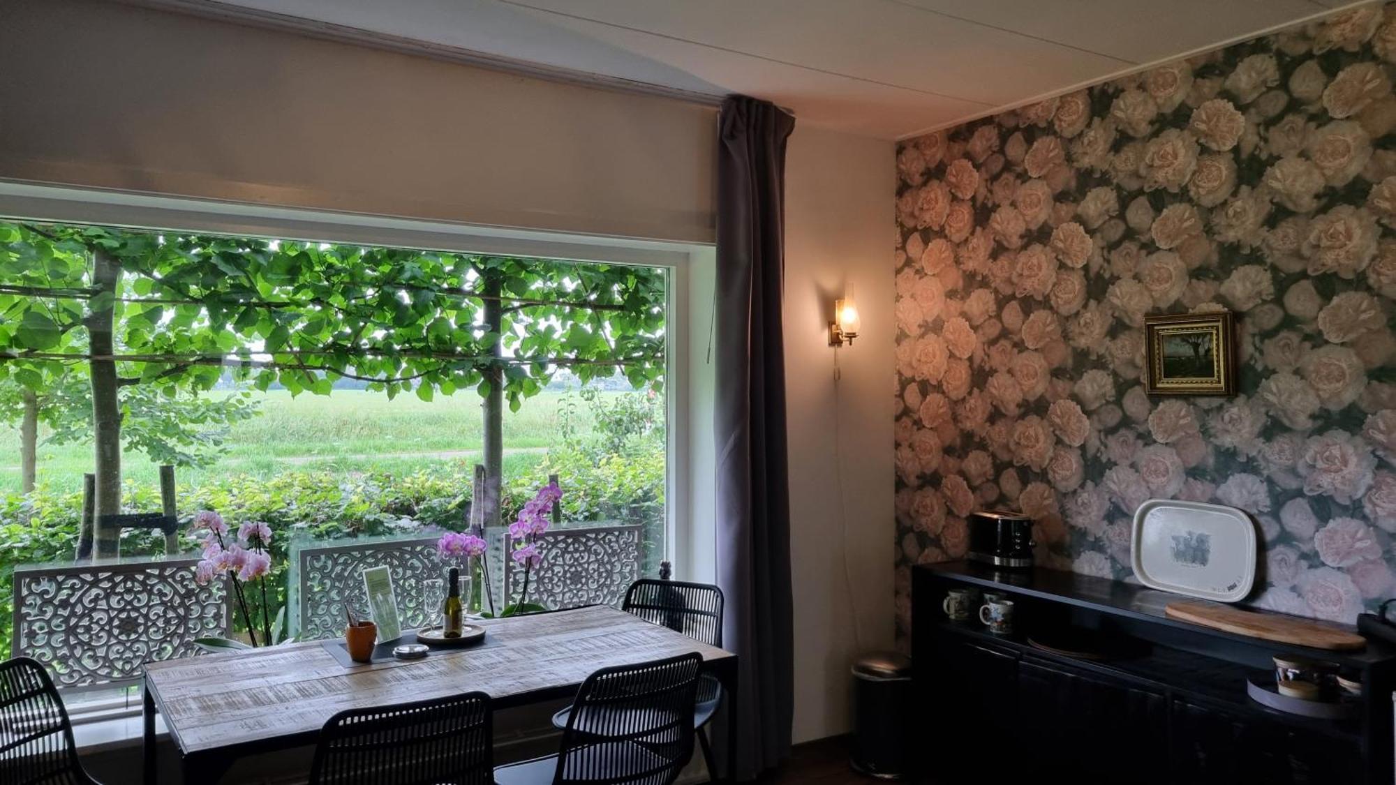Farmer , Bed, Bike And Breakfast In 2* Amsterdam