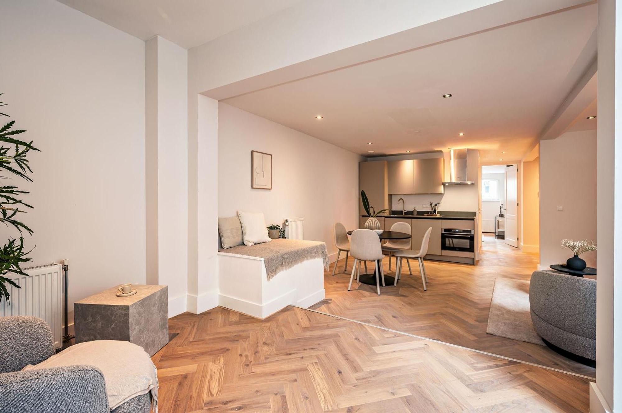Homestay Spacious In The Center!