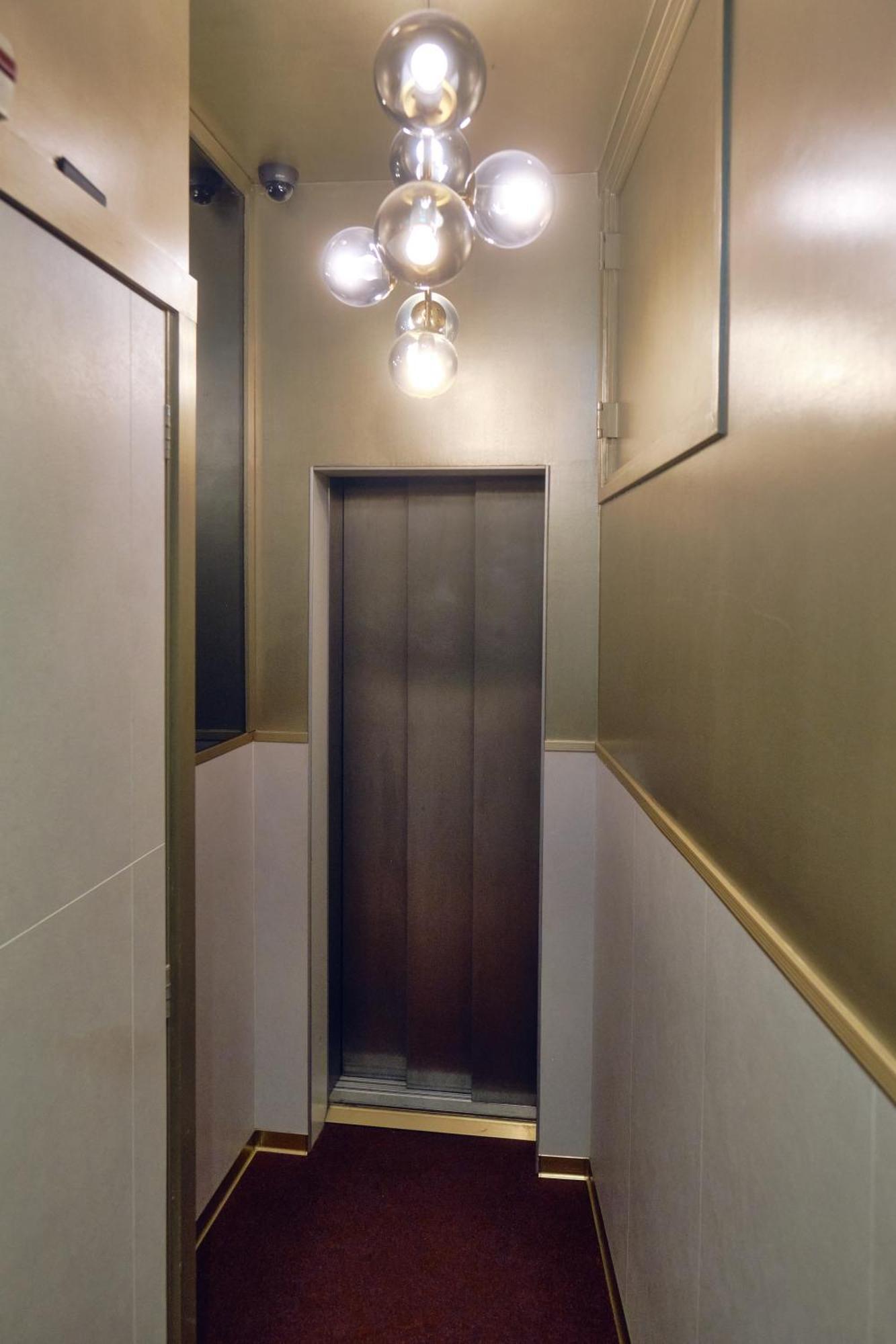 Amsterhome Khách sạn 3*