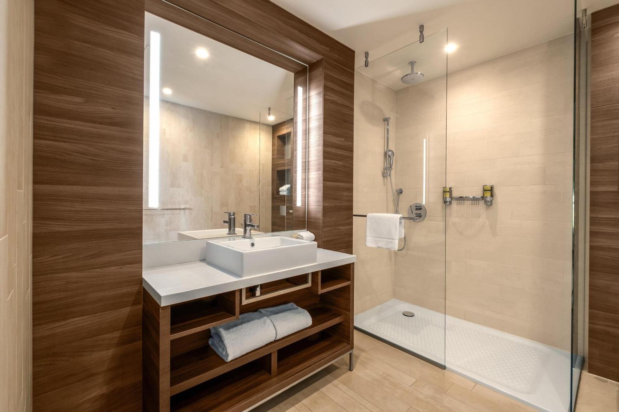 Hotel Element 4*
