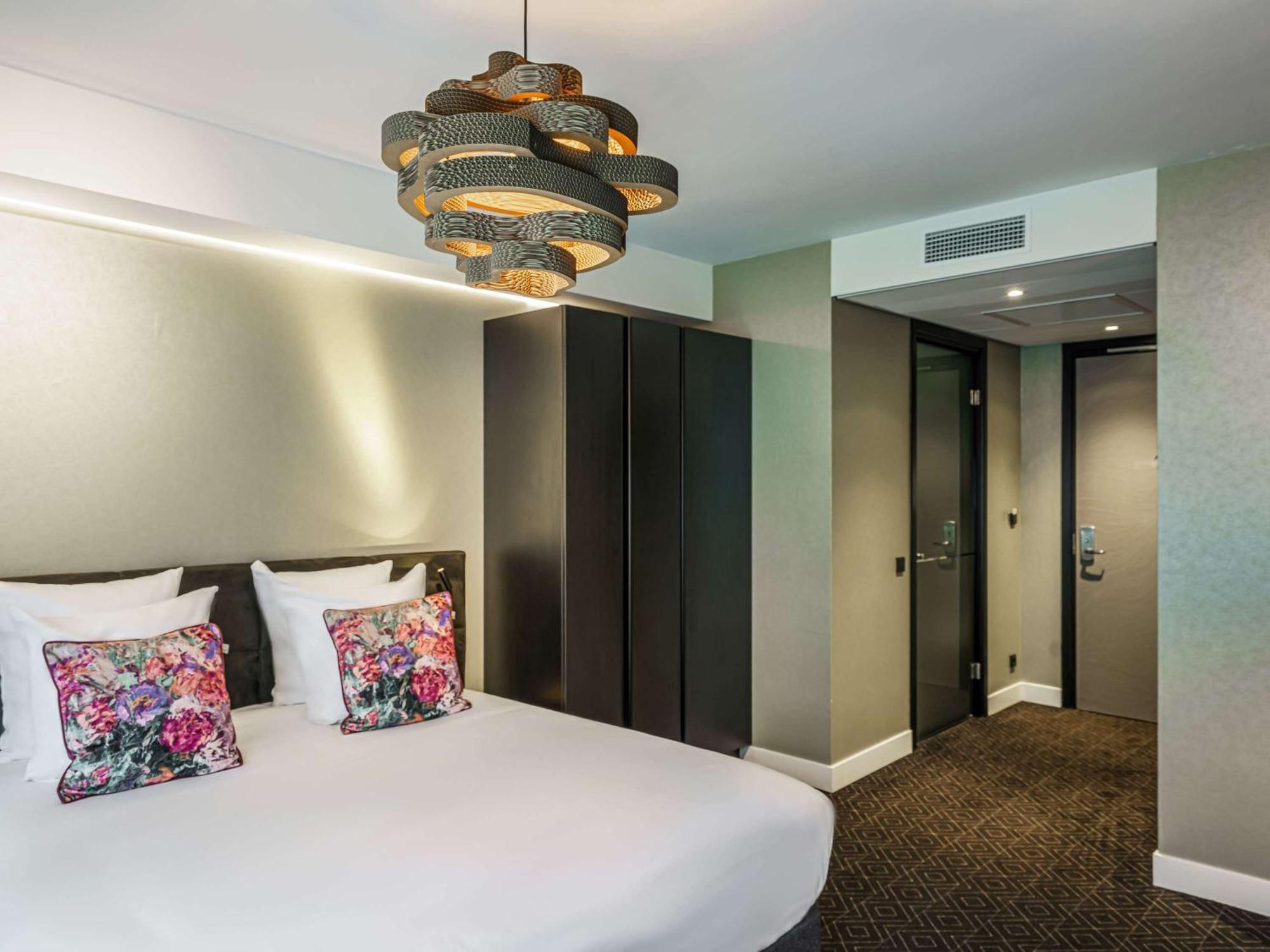 Hotel Mercure Sloterdijk Station 4*