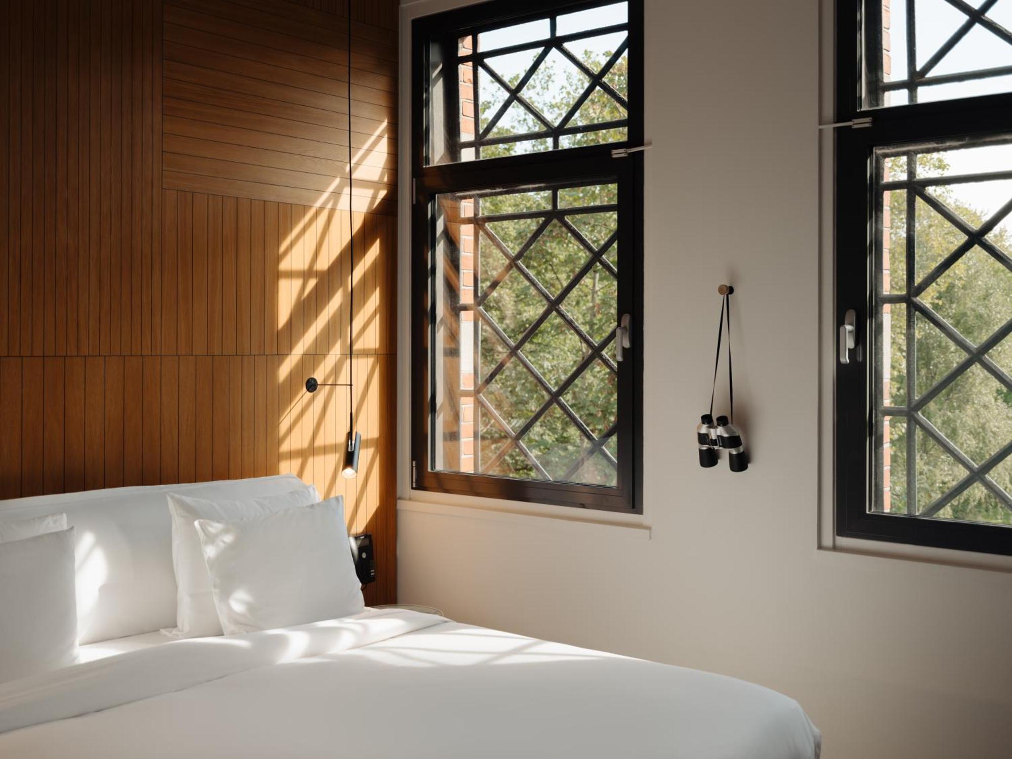 Hotel Conscious Westerpark 4*