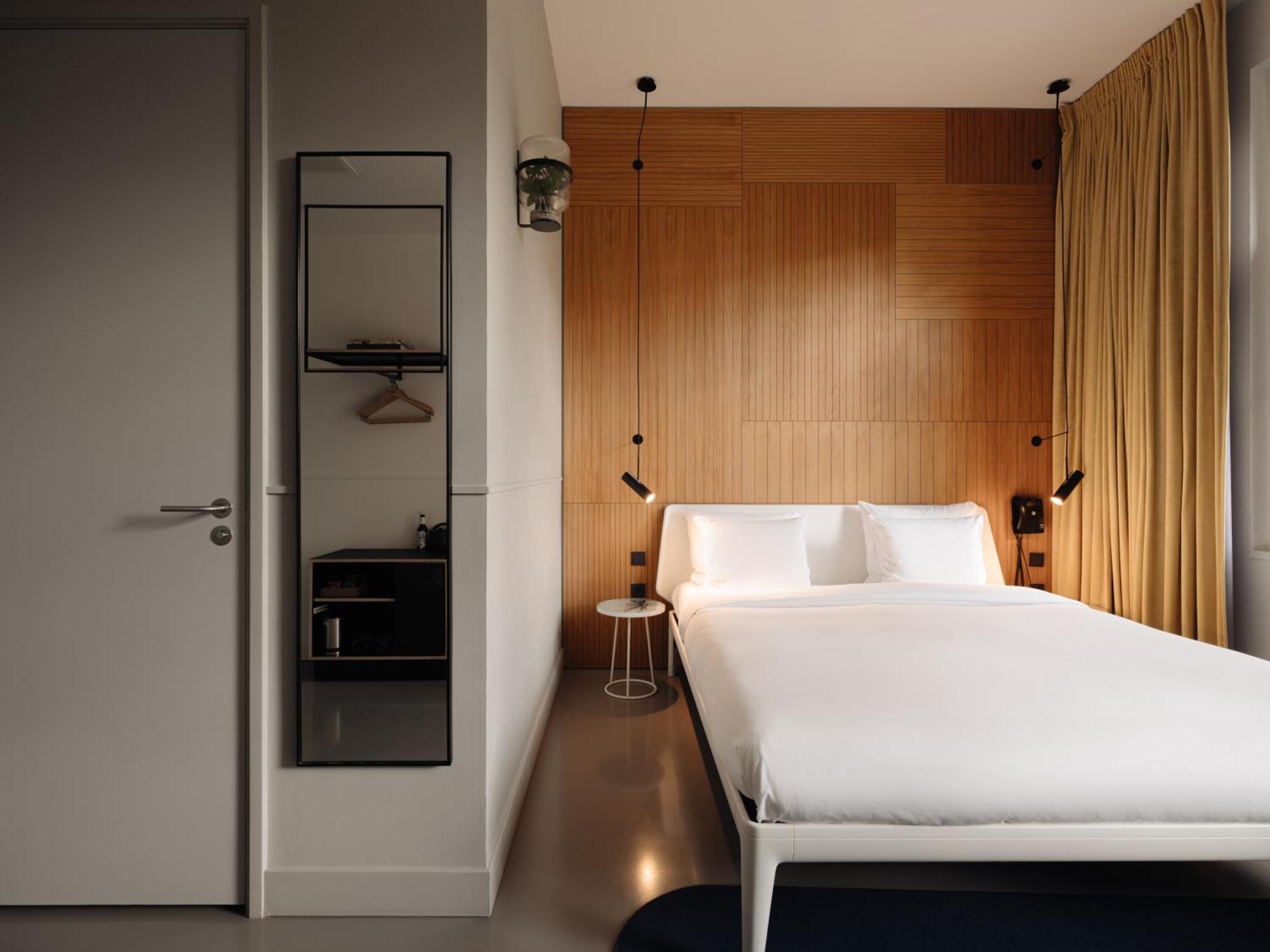 Hotel Conscious Westerpark 4*