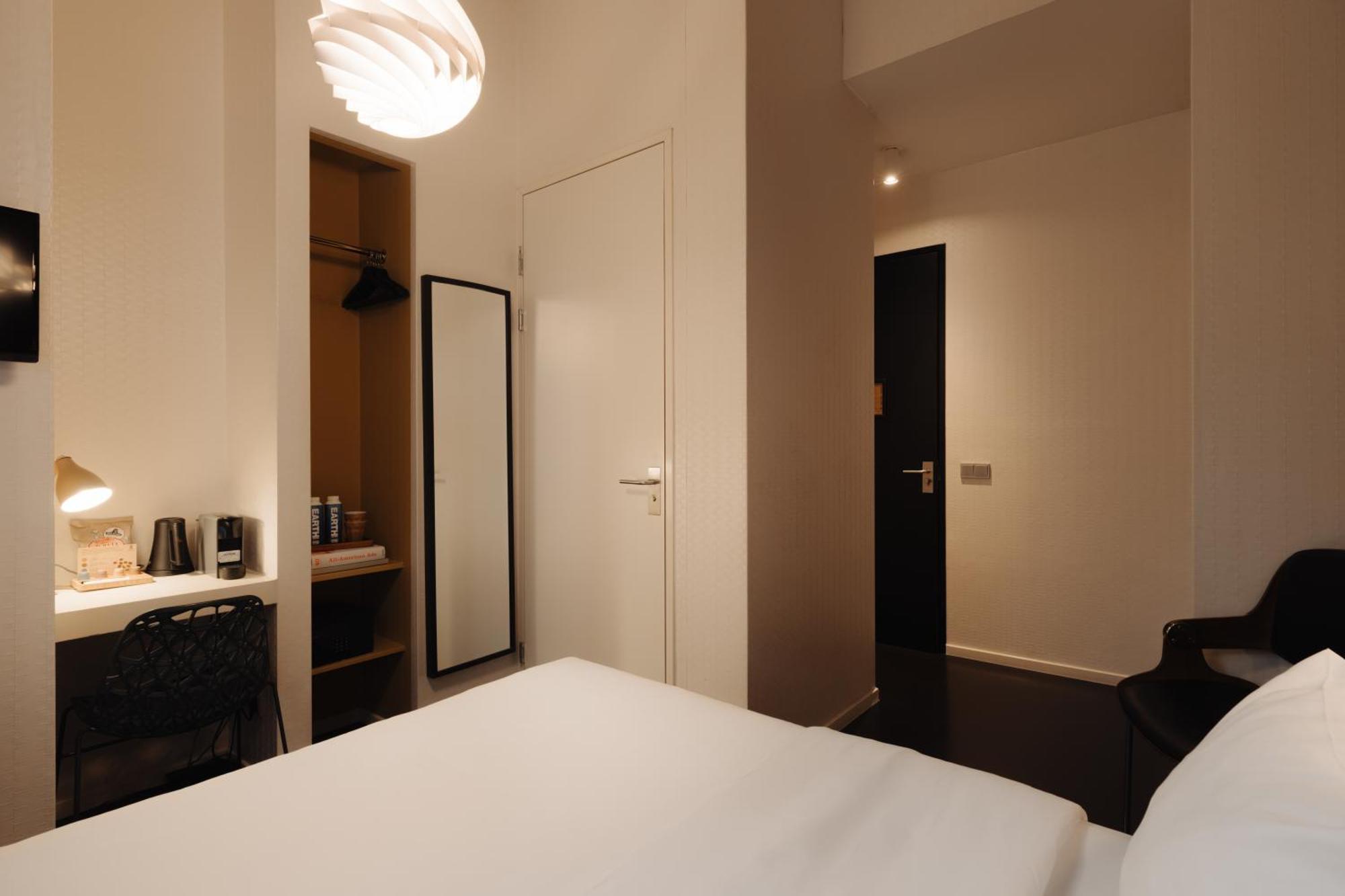 Khách sạn V Frederiksplein 3*