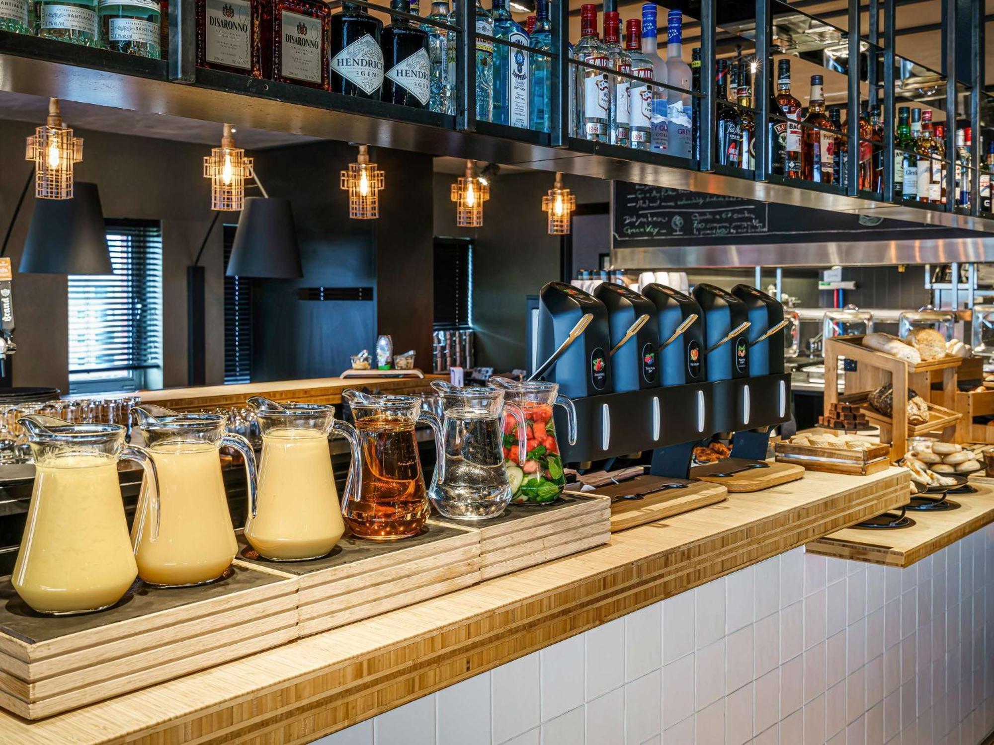 Hotel Mercure Sloterdijk Station 4*