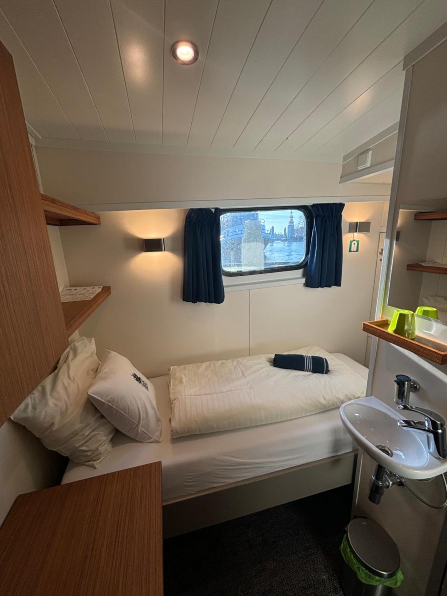 Hotelboat Iris Khách sạn Amsterdam