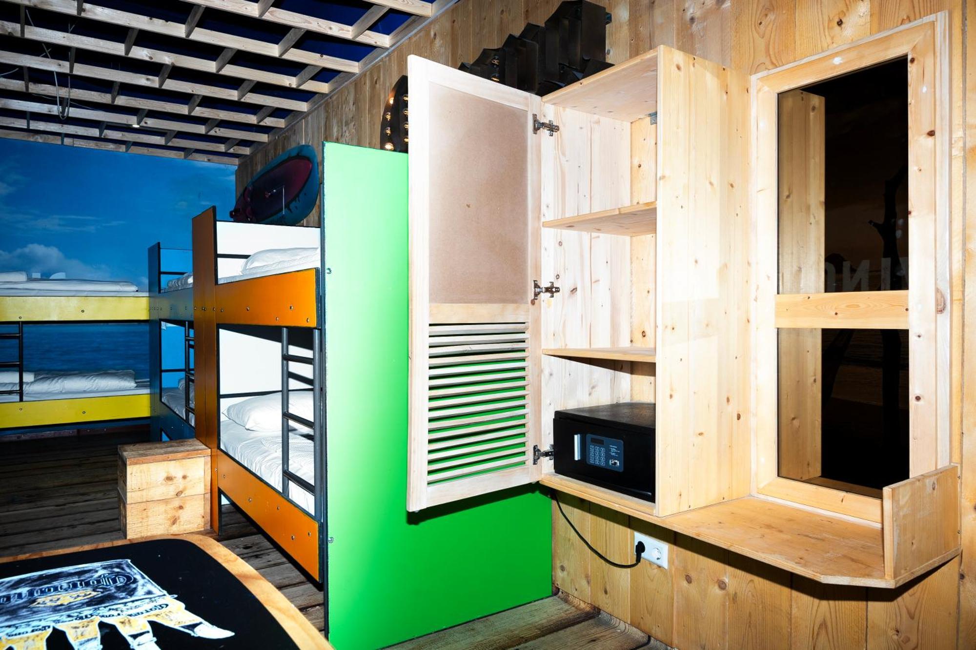 Teleport Hotel