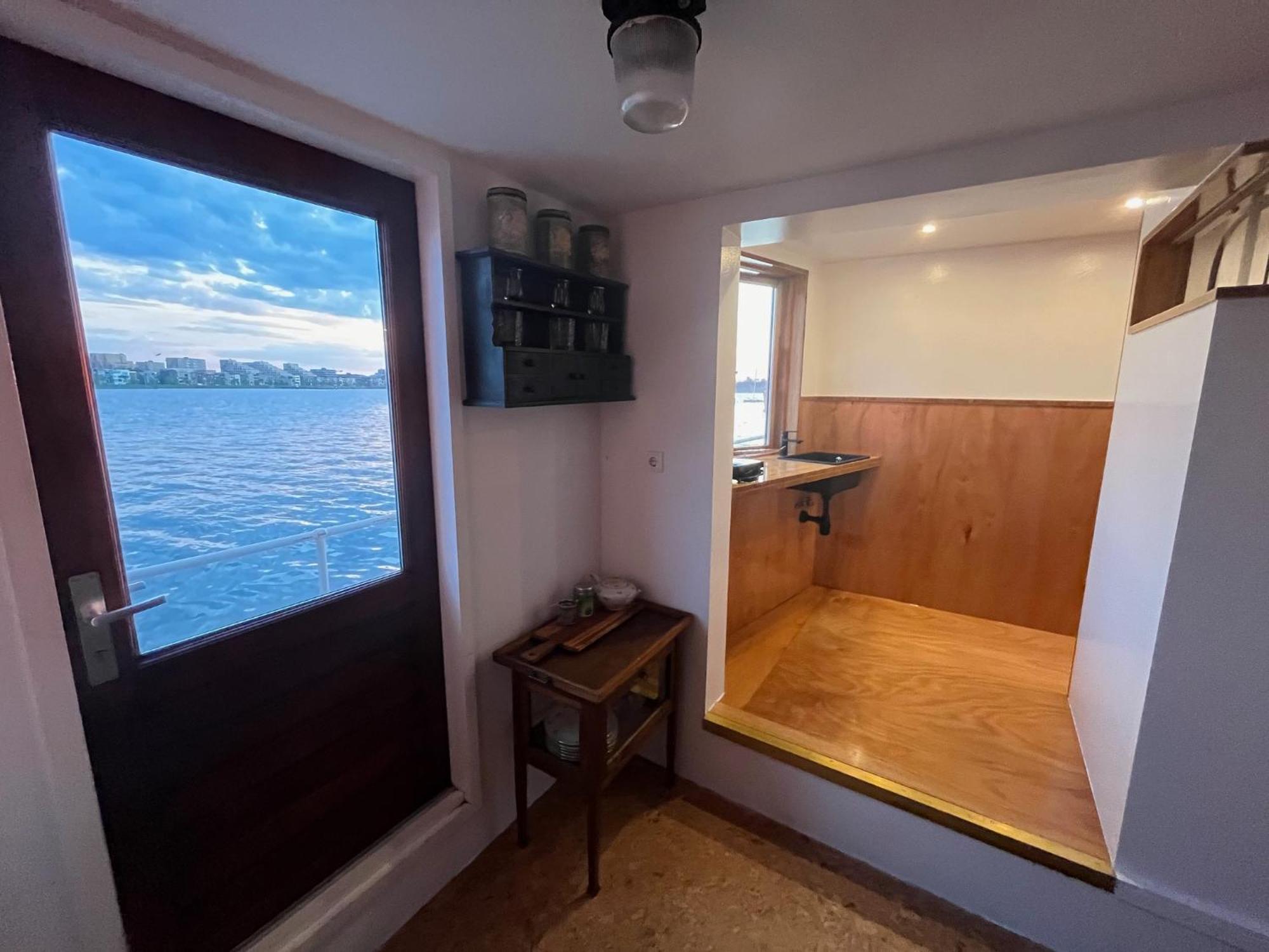Casey's View House Boat Acomodação com café da manhã  Amesterdão
