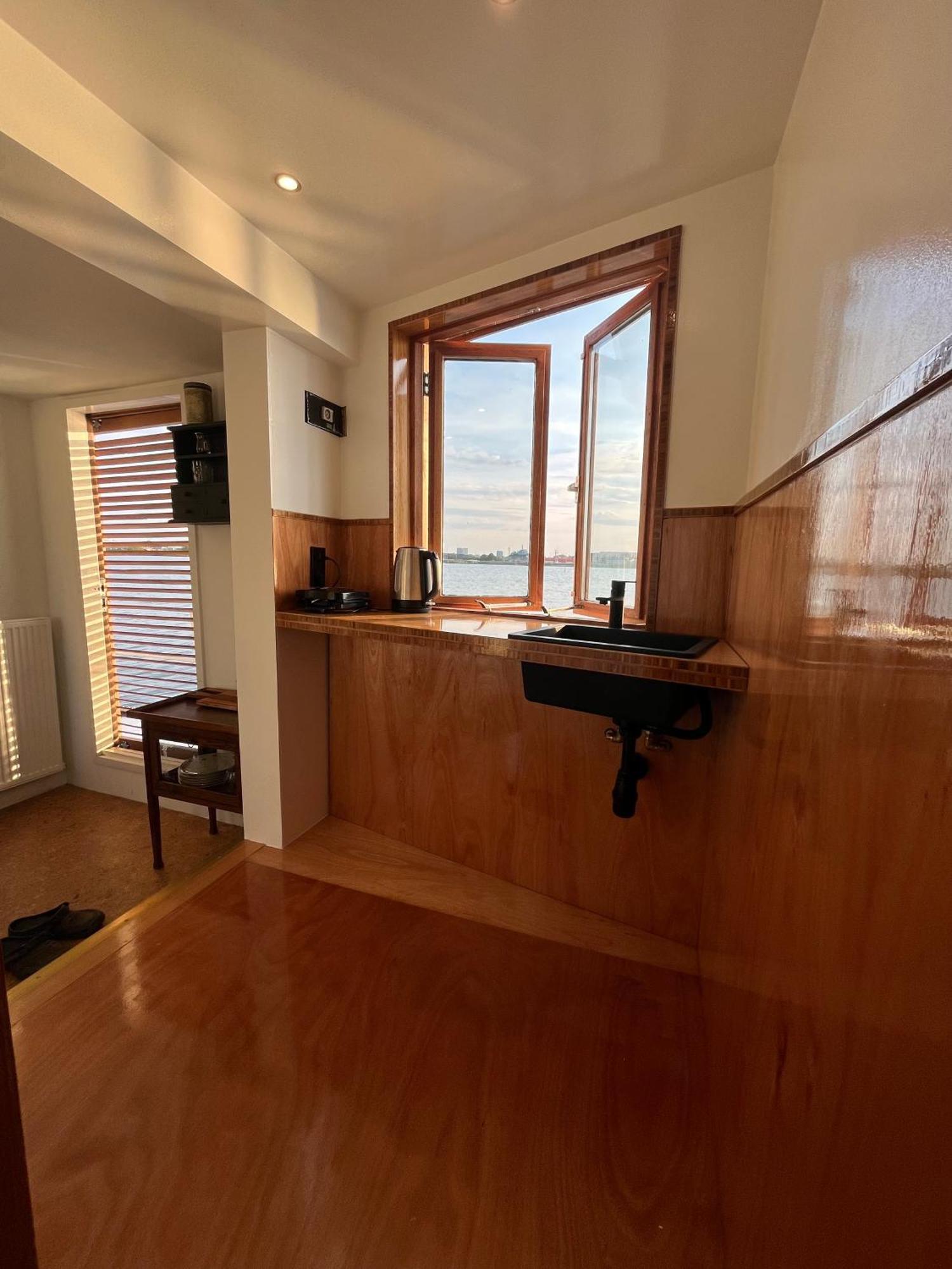 Casey's View House Boat Amesterdão