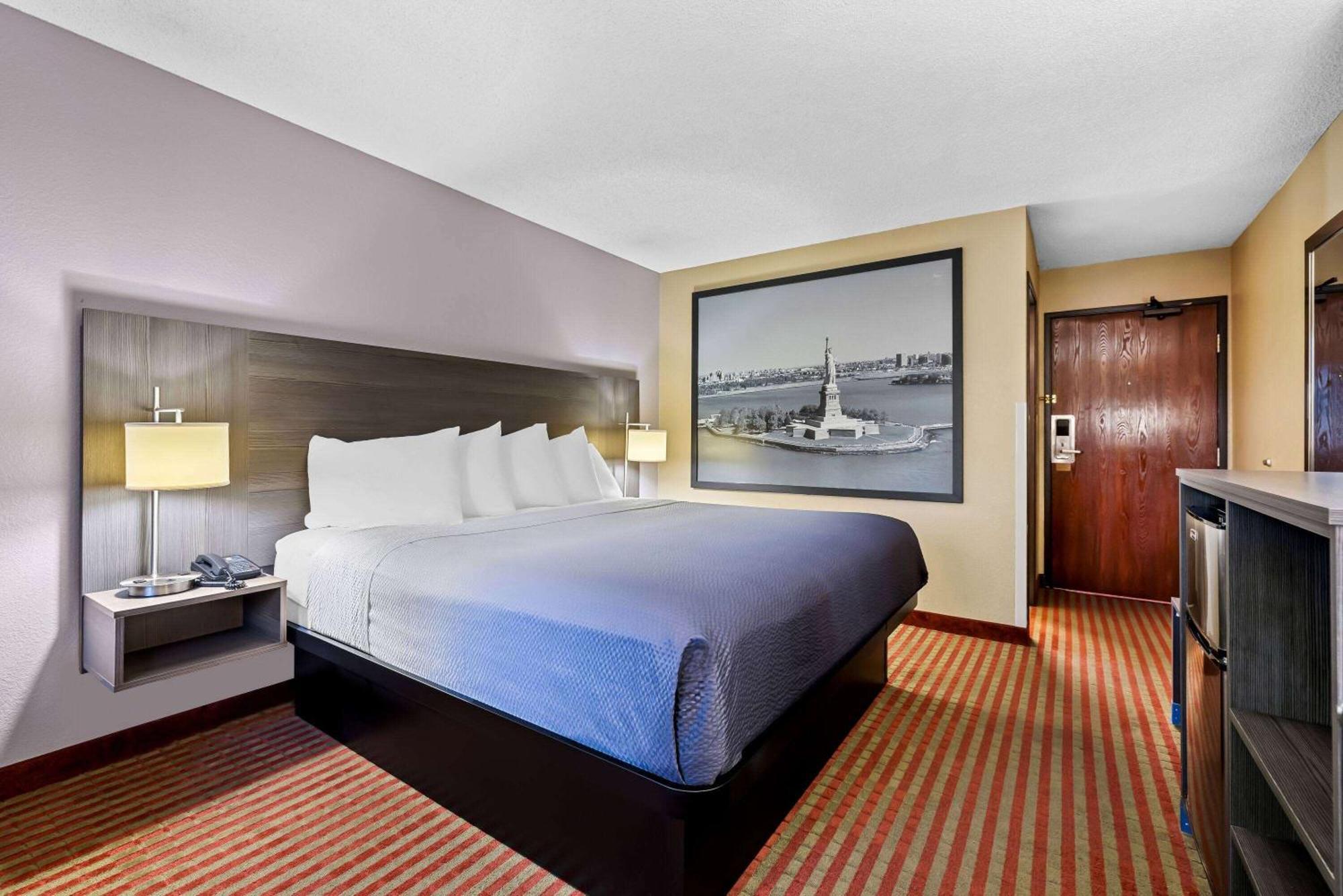 Hotel Super 8 By Wyndham 2*