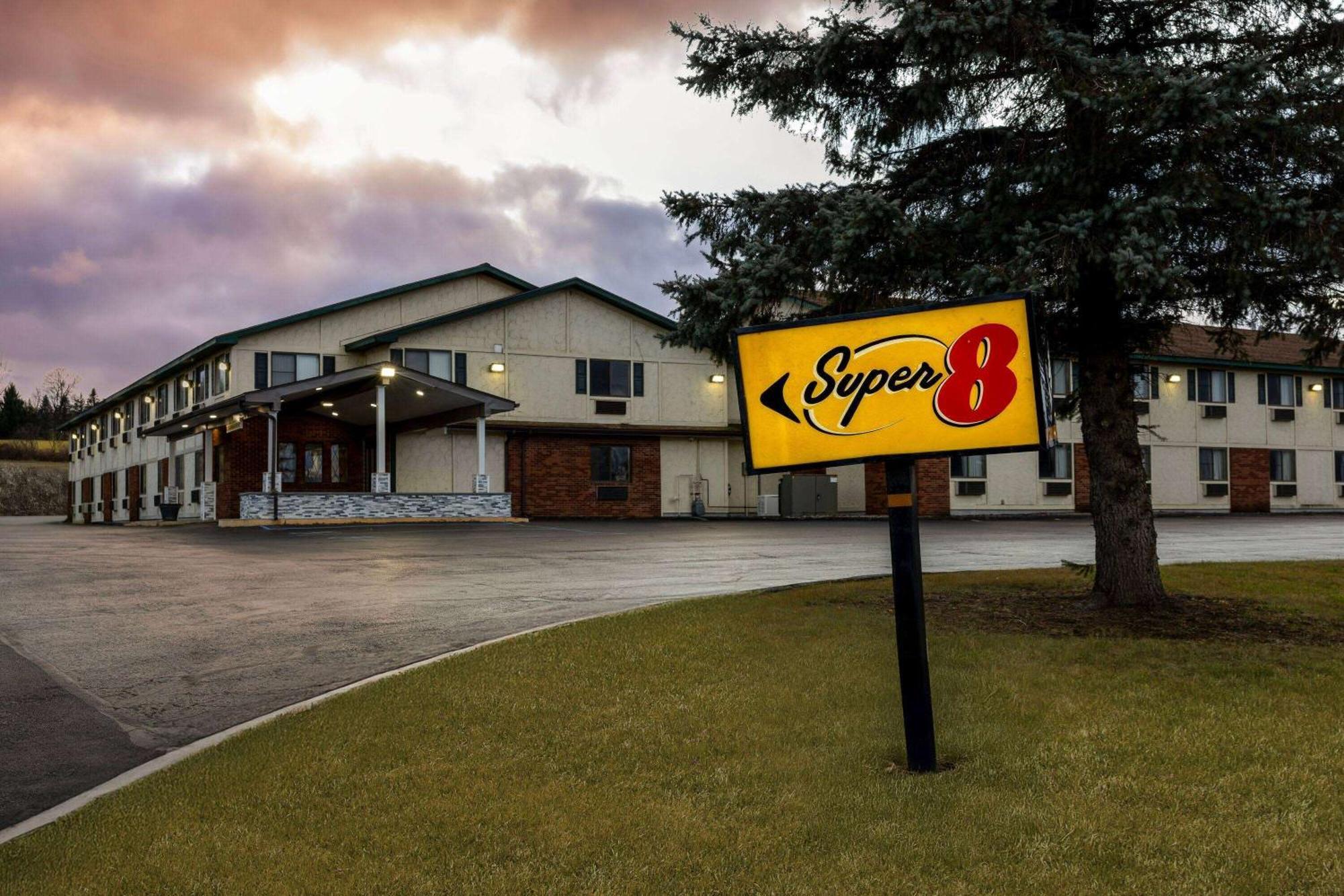 Hotel Super 8 By Wyndham 2*